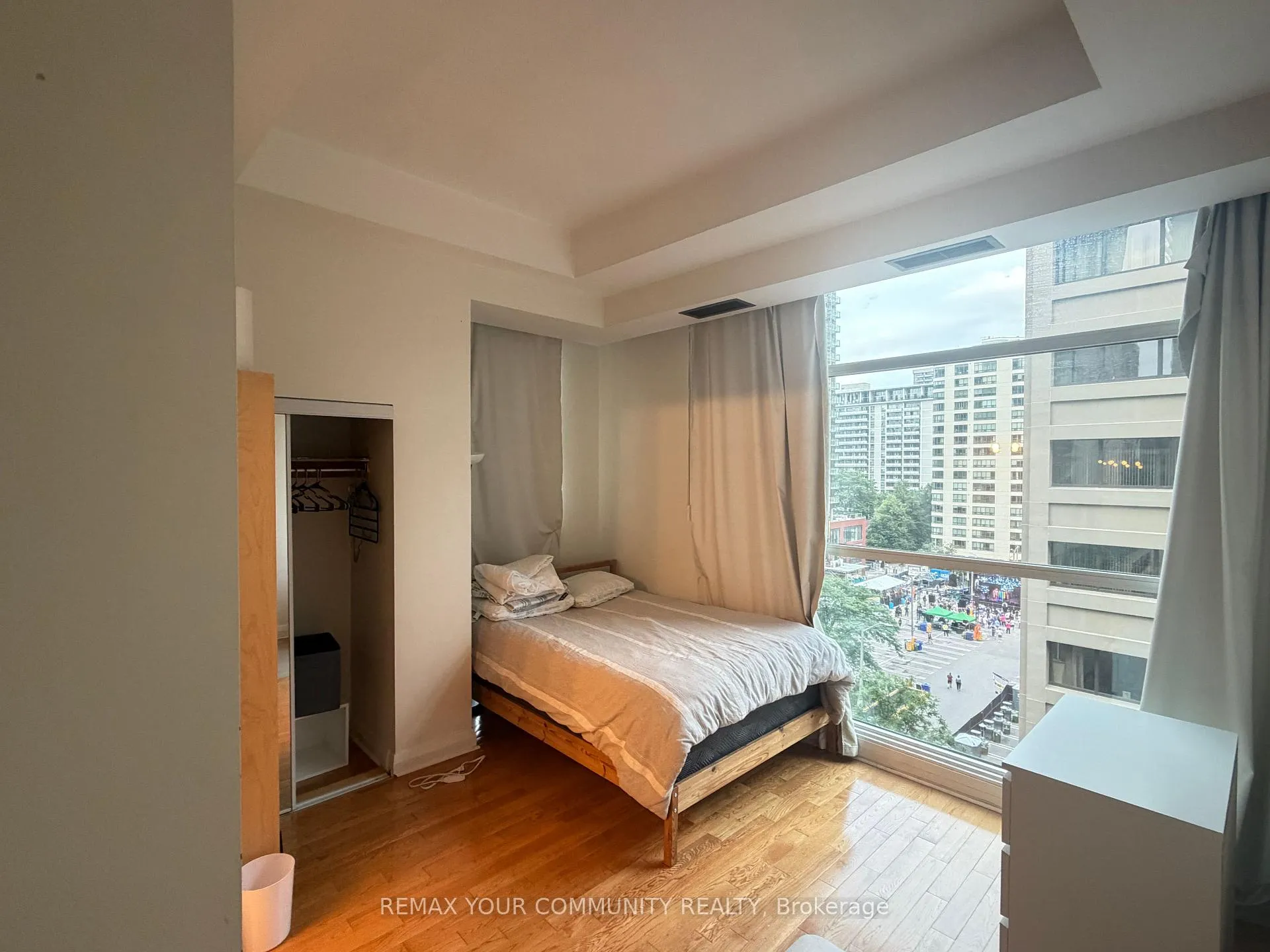 Photo 7 of Unit 705, 8 Wellesley Street E, Toronto, Church-Yonge Corridor — HOMEH