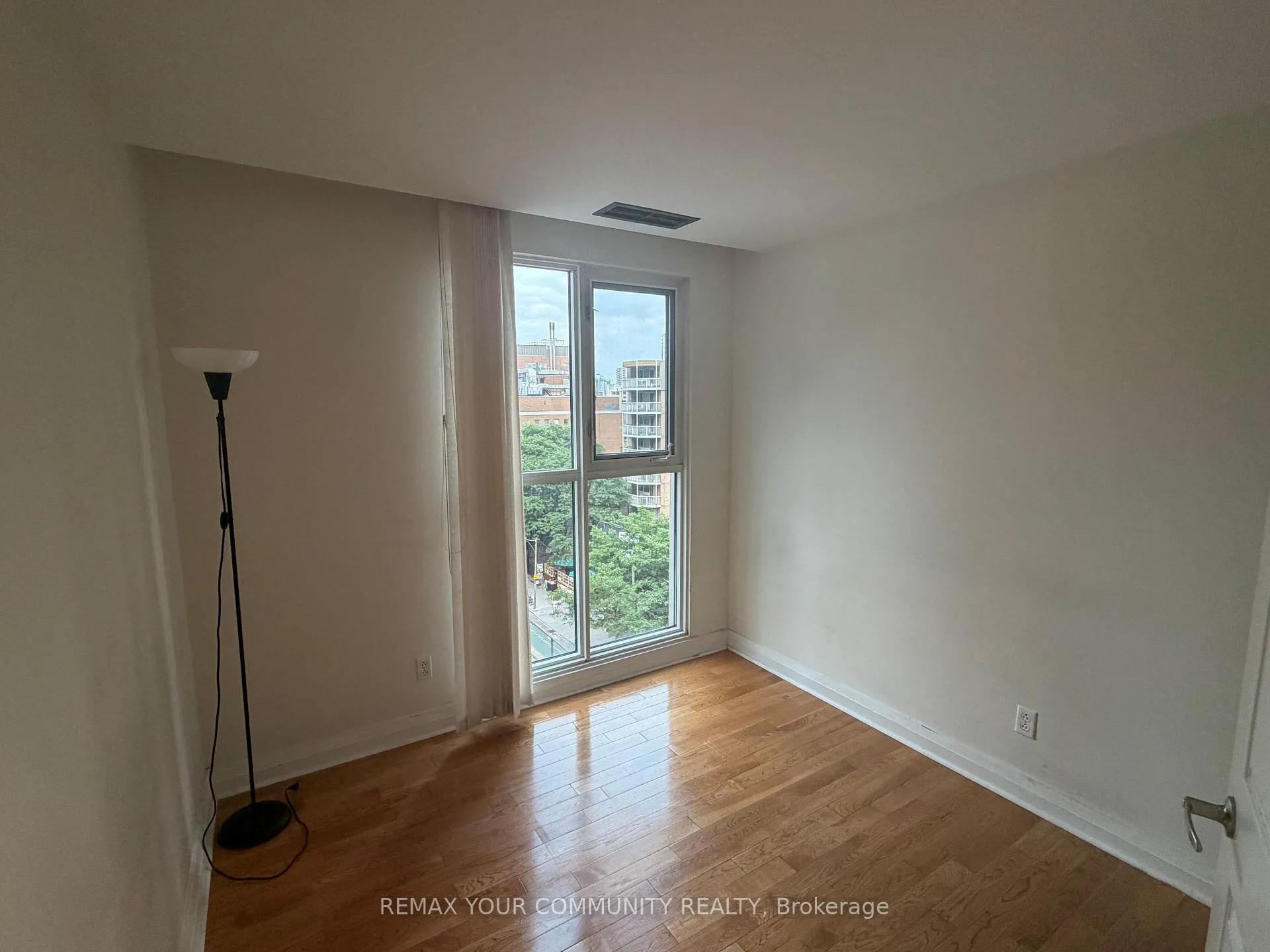 Photo 10 of Unit 705, 8 Wellesley Street E, Toronto, Church-Yonge Corridor — HOMEH