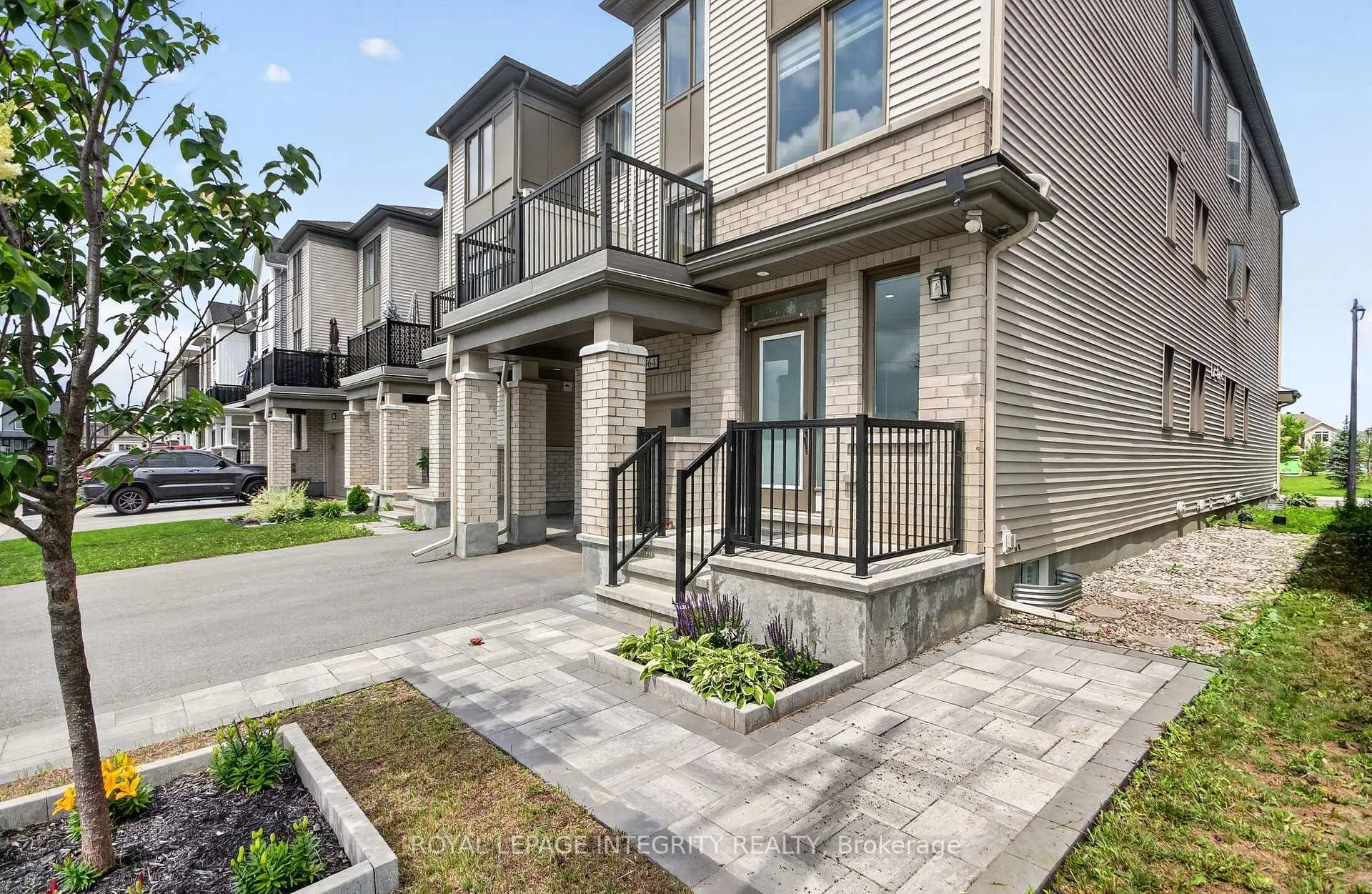 Photo 3 of 364 Aphelion Crescent N, Ottawa, Barrhaven - Half Moon Bay — HOMEH