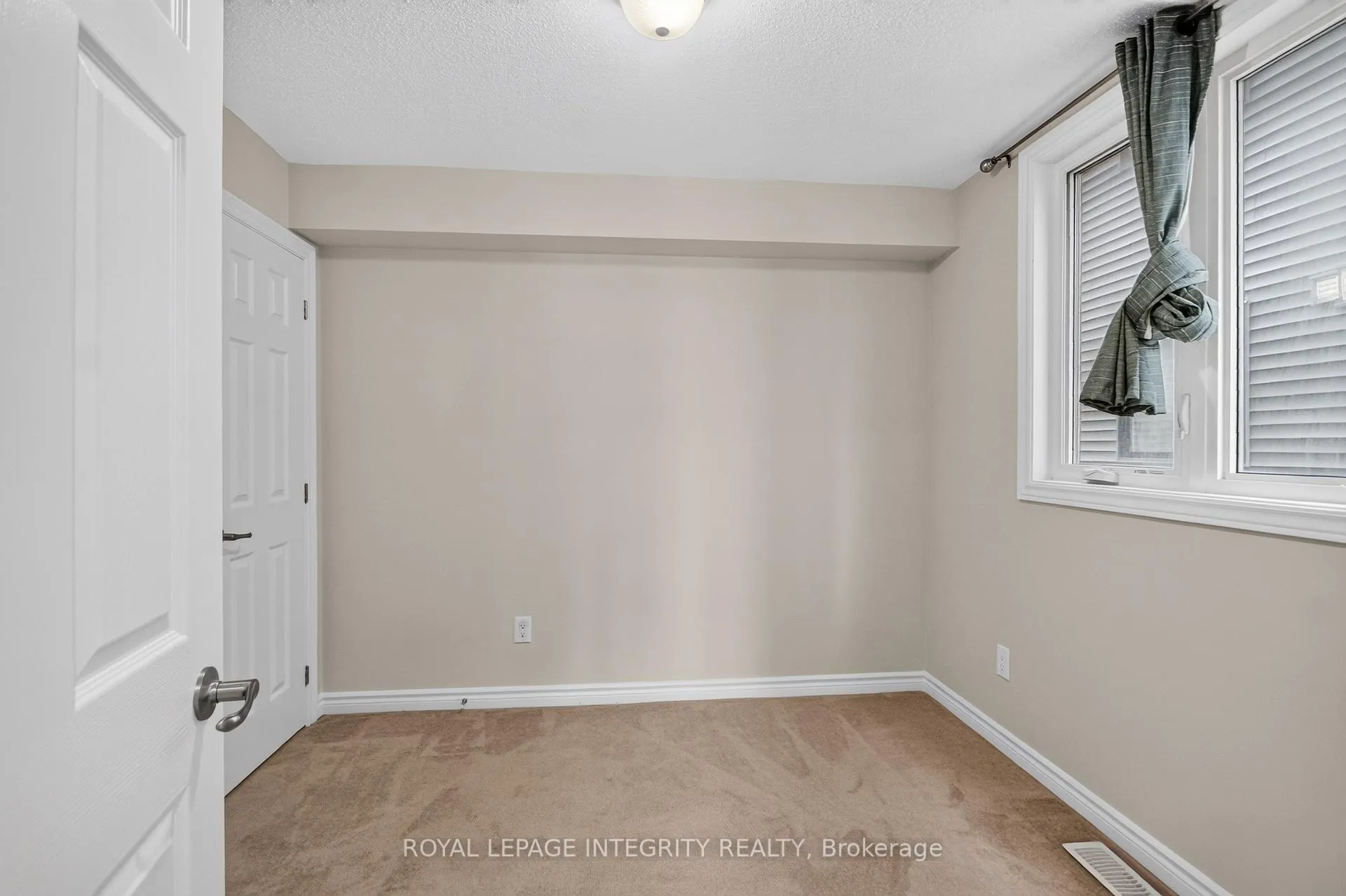 Photo 6 of 364 Aphelion Crescent N, Ottawa, Barrhaven - Half Moon Bay — HOMEH
