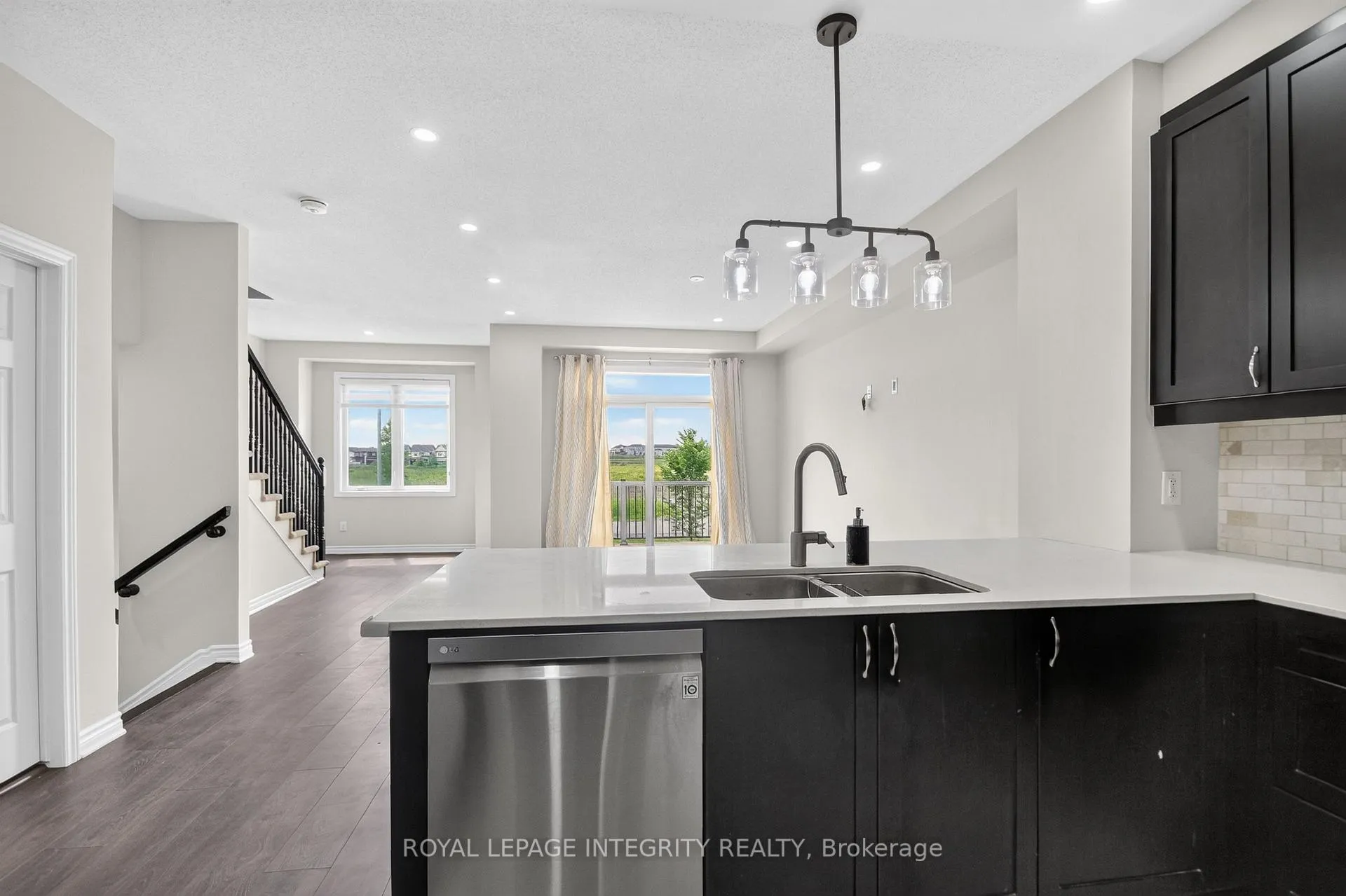 Photo 13 of 364 Aphelion Crescent N, Ottawa, Barrhaven - Half Moon Bay — HOMEH