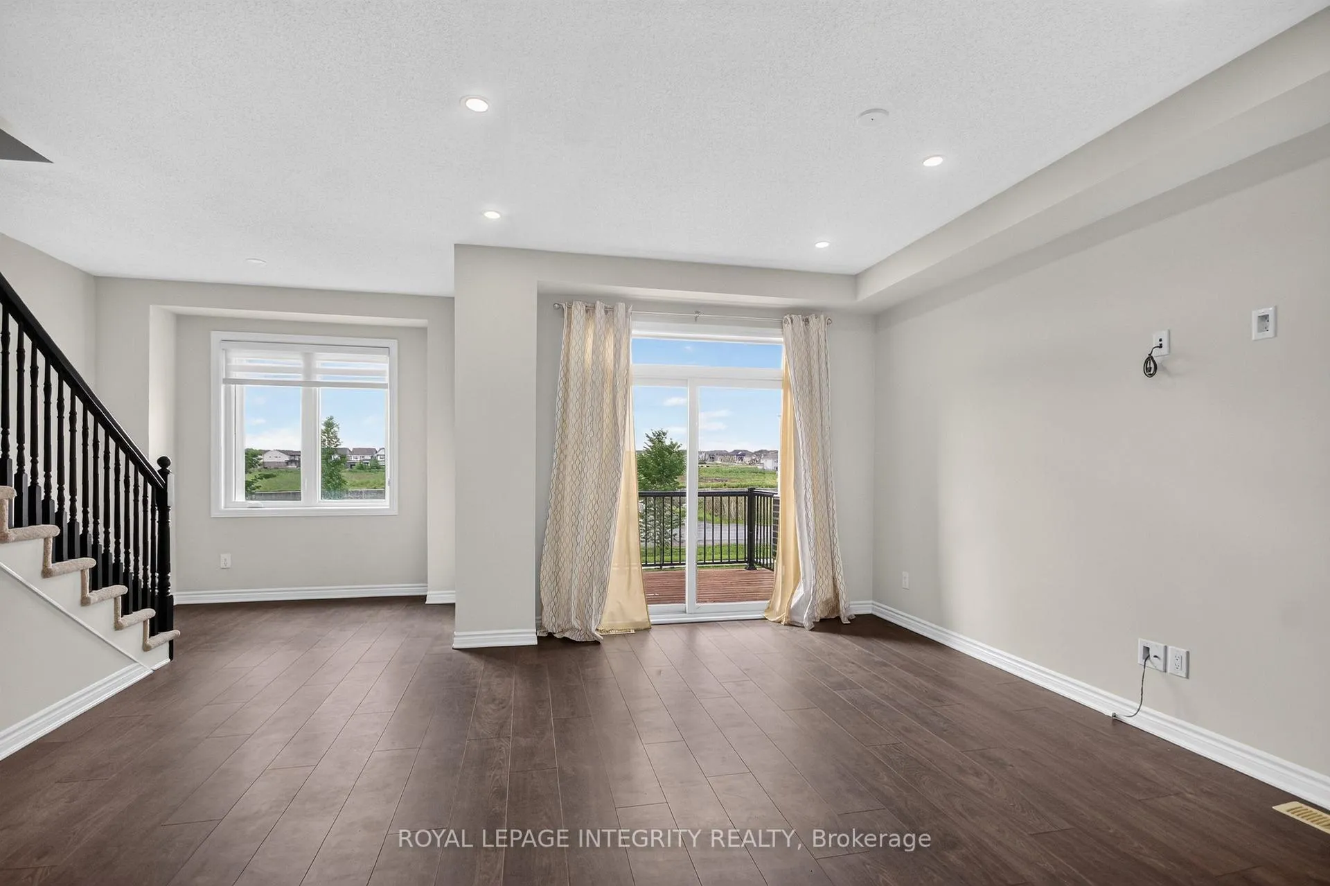 Photo 19 of 364 Aphelion Crescent N, Ottawa, Barrhaven - Half Moon Bay — HOMEH