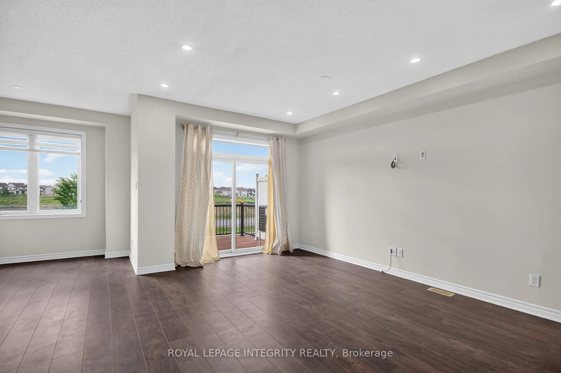 Photo 24 of 364 Aphelion Crescent N, Ottawa, Barrhaven - Half Moon Bay — HOMEH