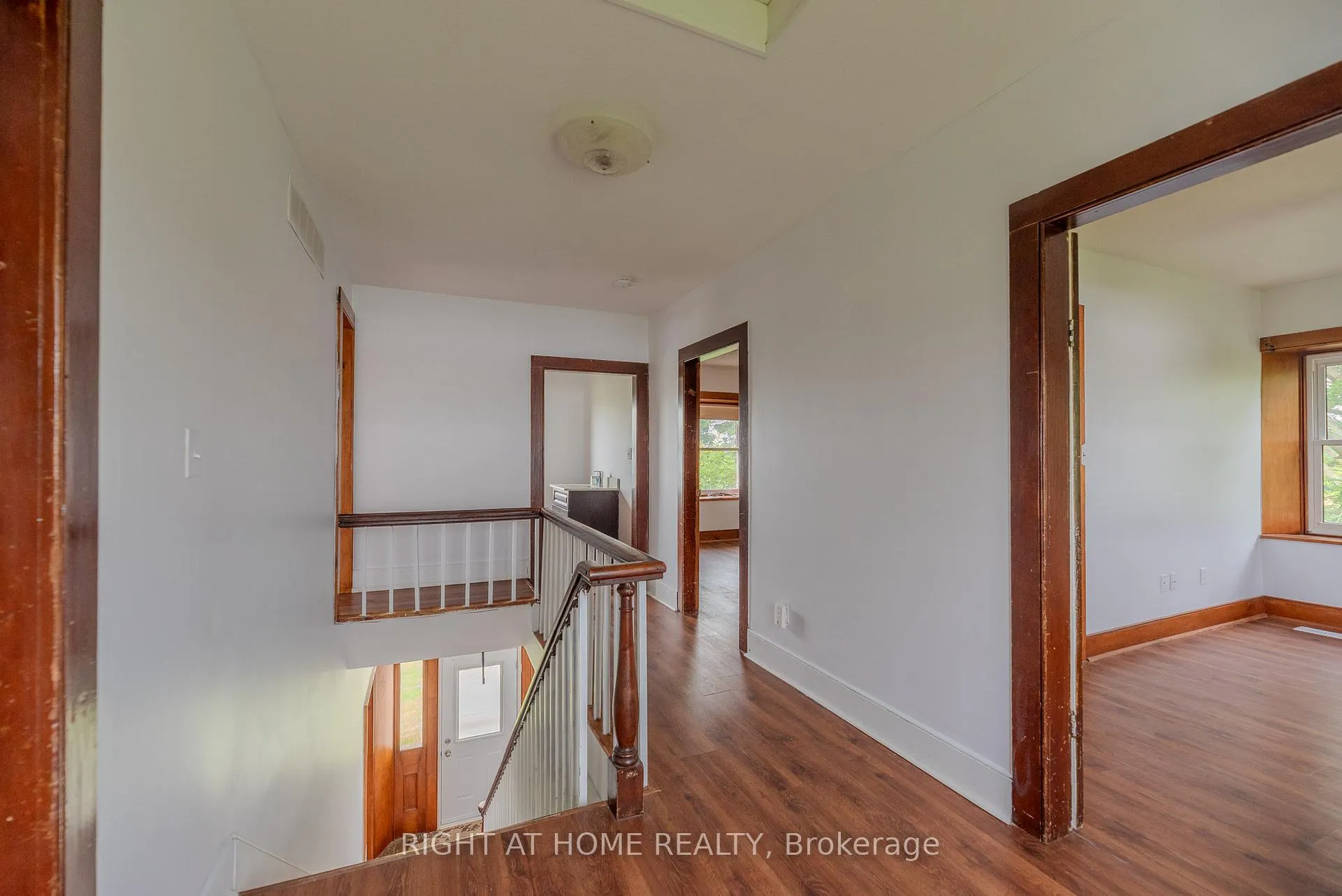 Photo 11 of 919 Safari Road, Hamilton, Rural Flamborough — HOMEH