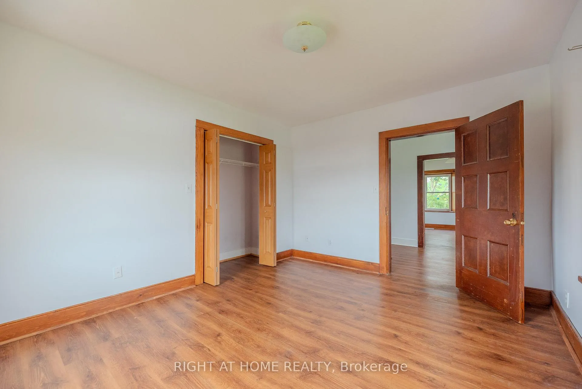 Photo 13 of 919 Safari Road, Hamilton, Rural Flamborough — HOMEH