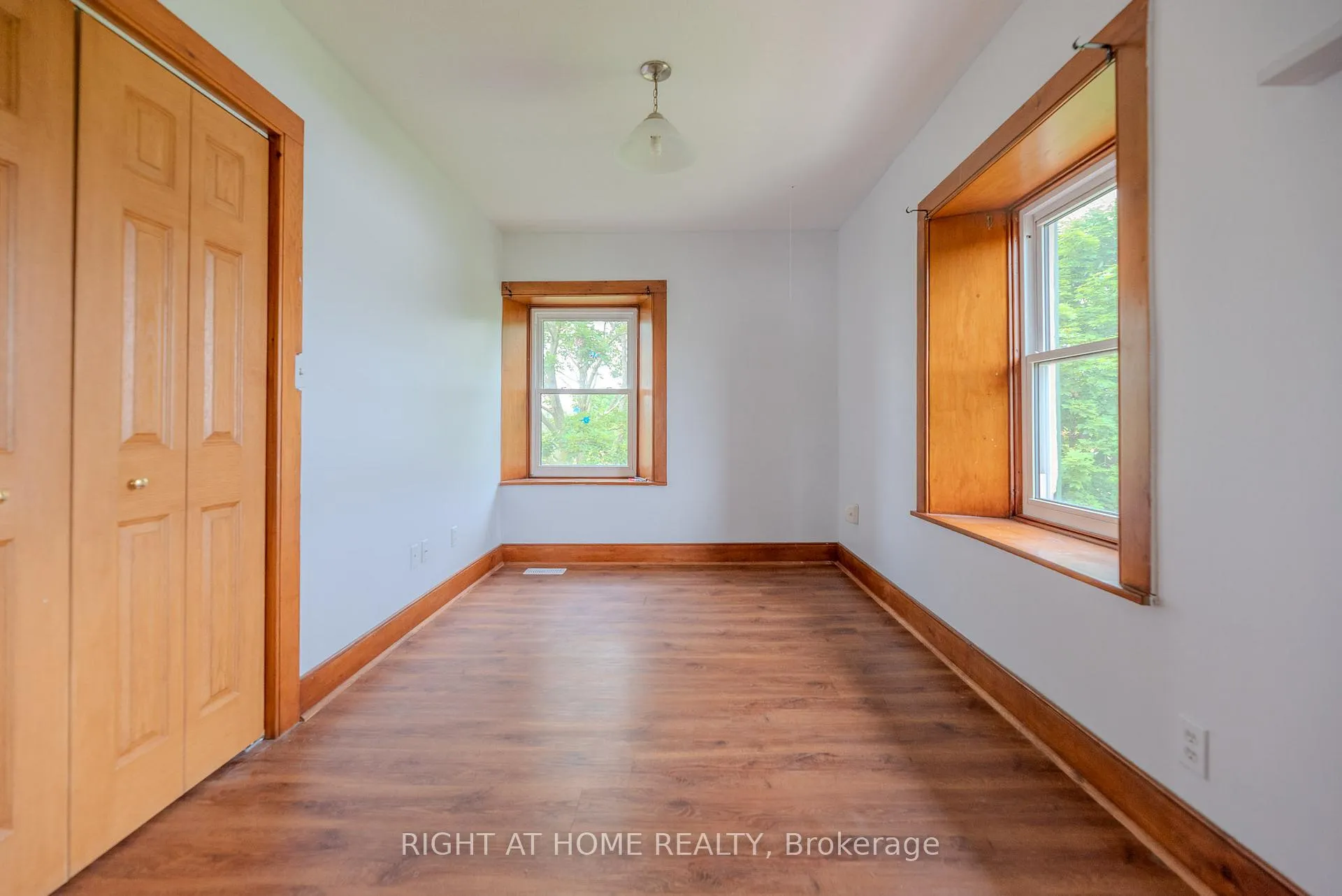 Photo 14 of 919 Safari Road, Hamilton, Rural Flamborough — HOMEH