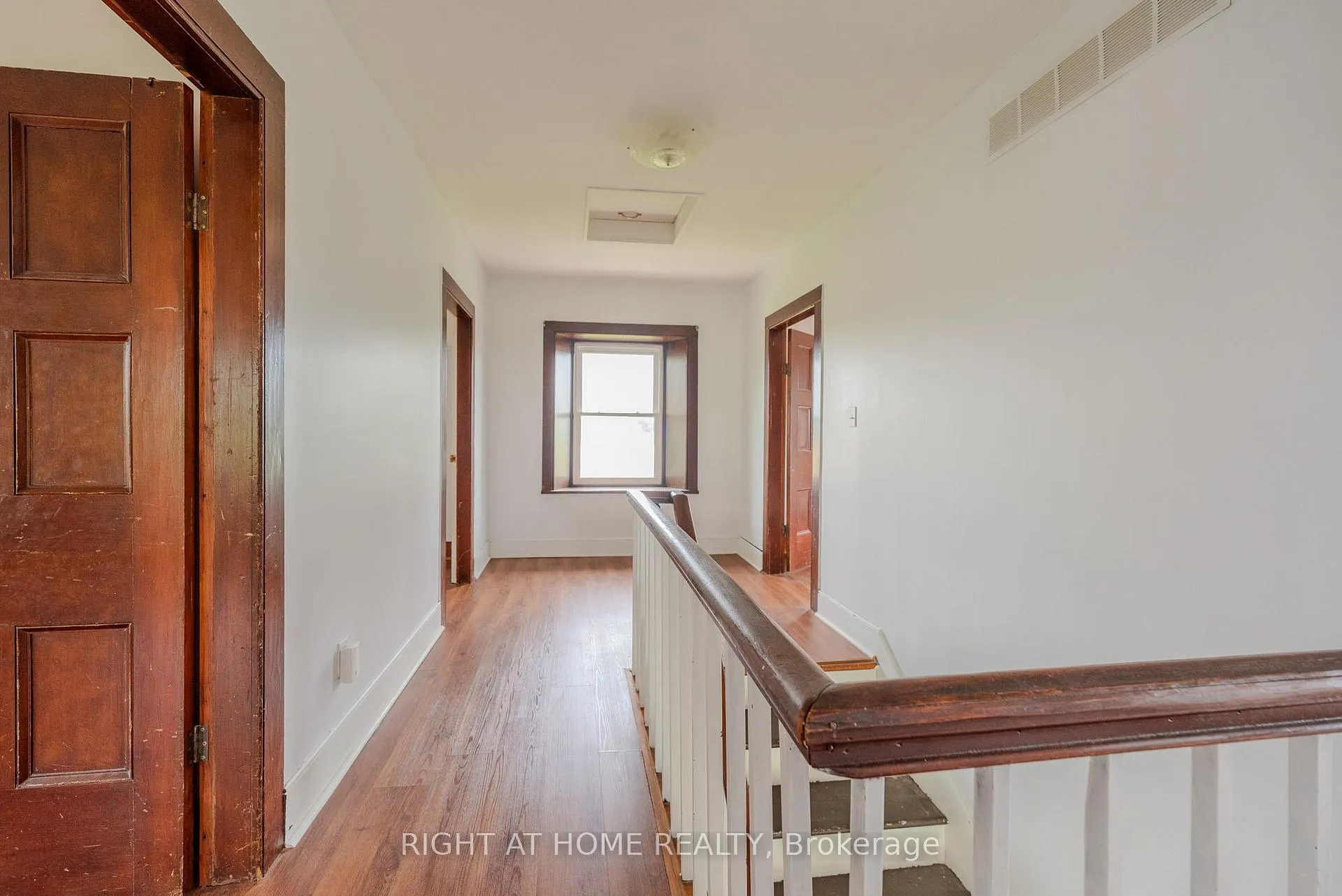 Photo 15 of 919 Safari Road, Hamilton, Rural Flamborough — HOMEH