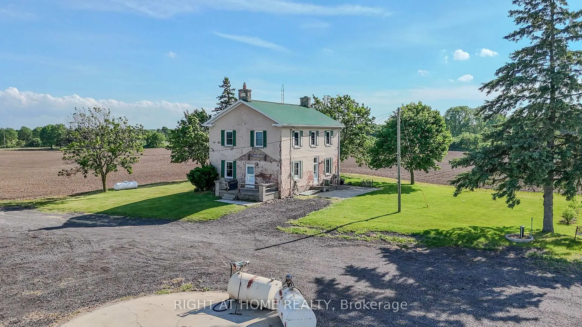 Photo 21 of 919 Safari Road, Hamilton, Rural Flamborough — HOMEH