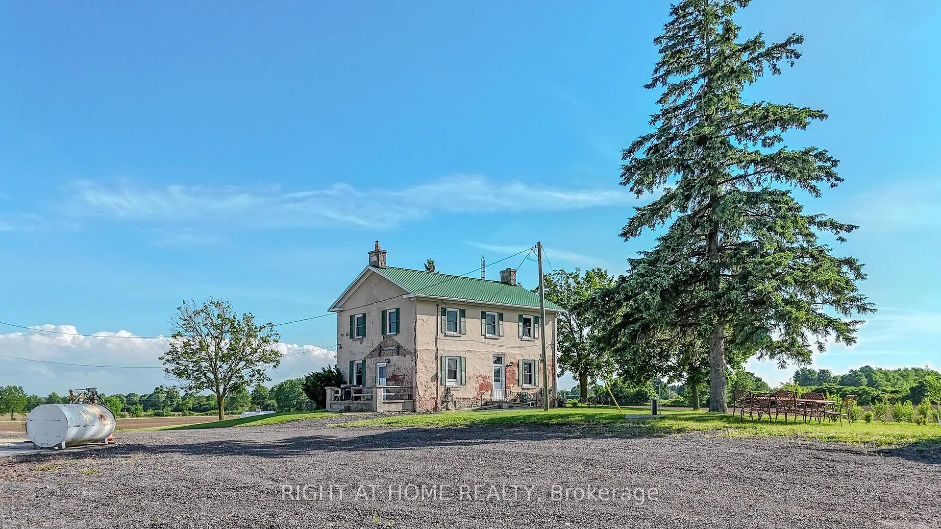 Photo 23 of 919 Safari Road, Hamilton, Rural Flamborough — HOMEH