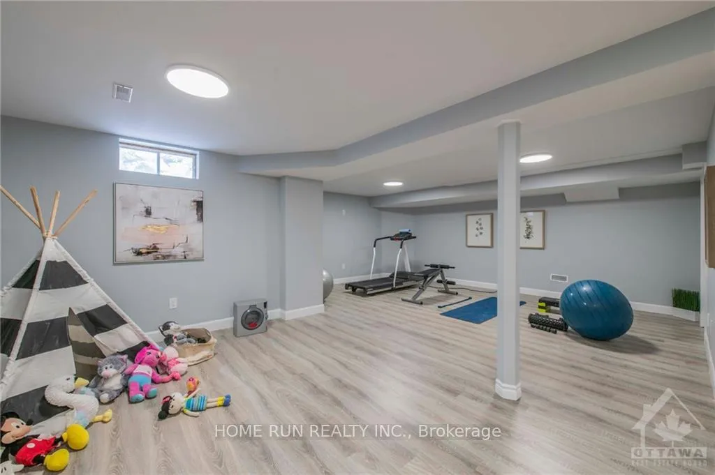 Photo 24 of 27 Springwood Circle, Ottawa, Stittsville (Central) — HOMEH