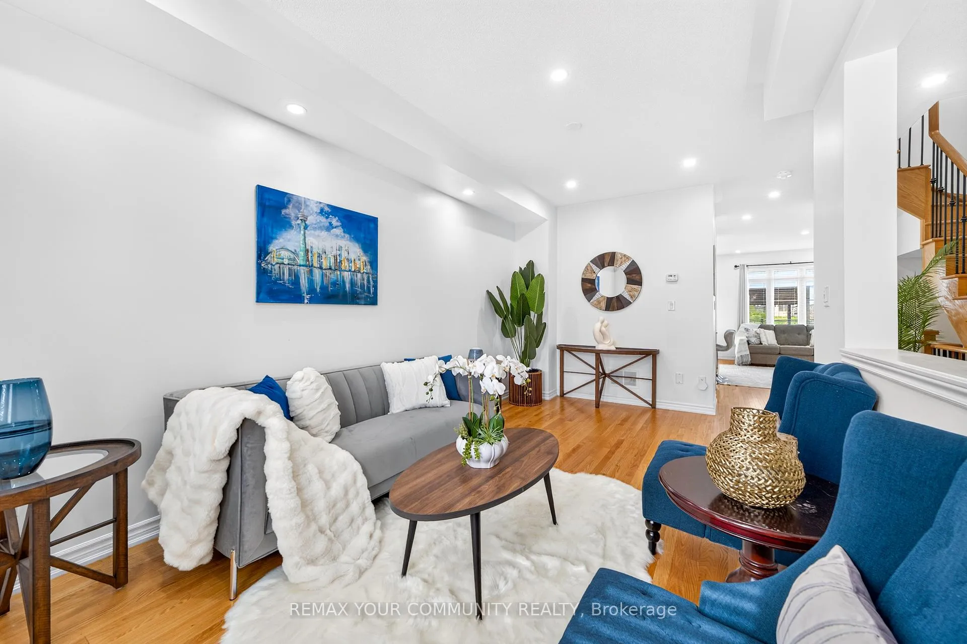 Photo 3 of 108 Sunset Terrace, Vaughan, Vellore Village — HOMEH