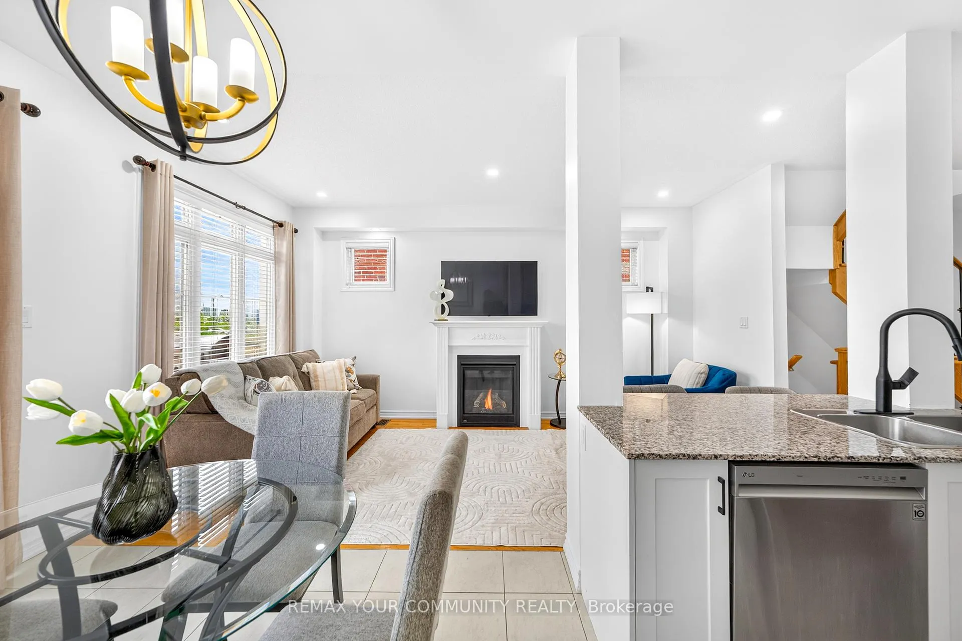 Photo 7 of 108 Sunset Terrace, Vaughan, Vellore Village — HOMEH