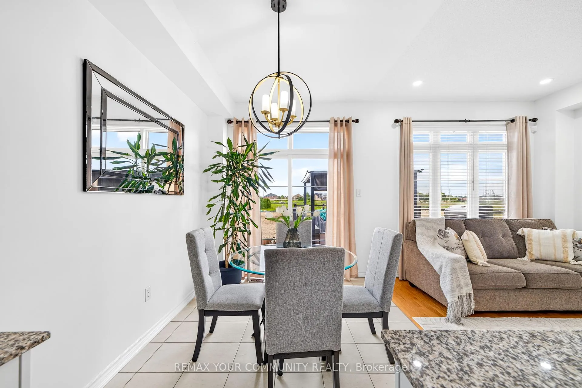 Photo 9 of 108 Sunset Terrace, Vaughan, Vellore Village — HOMEH