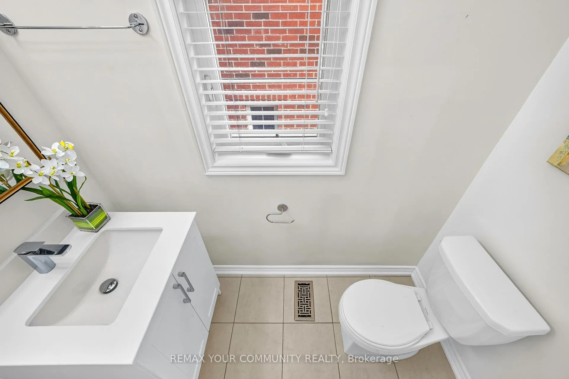 Photo 12 of 108 Sunset Terrace, Vaughan, Vellore Village — HOMEH