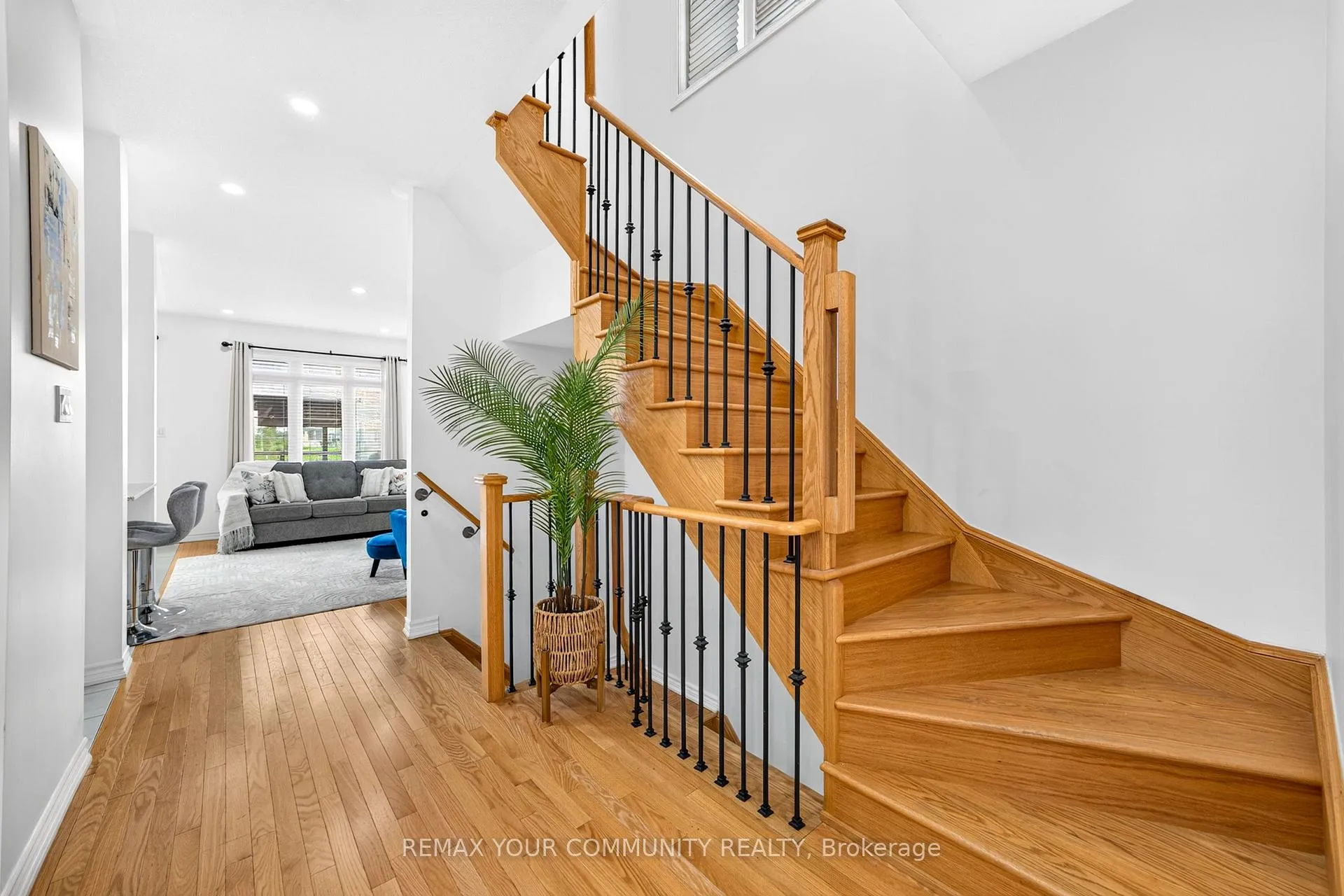 Photo 13 of 108 Sunset Terrace, Vaughan, Vellore Village — HOMEH
