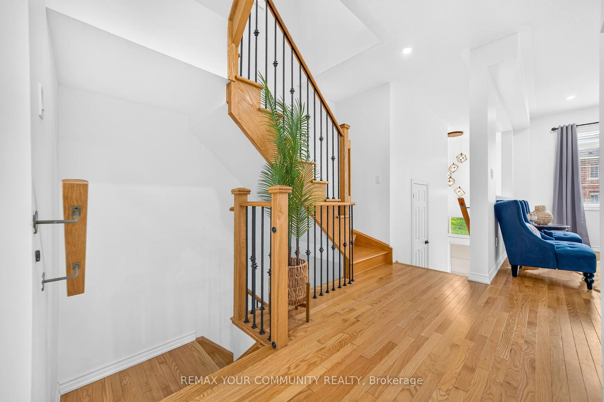 Photo 14 of 108 Sunset Terrace, Vaughan, Vellore Village — HOMEH