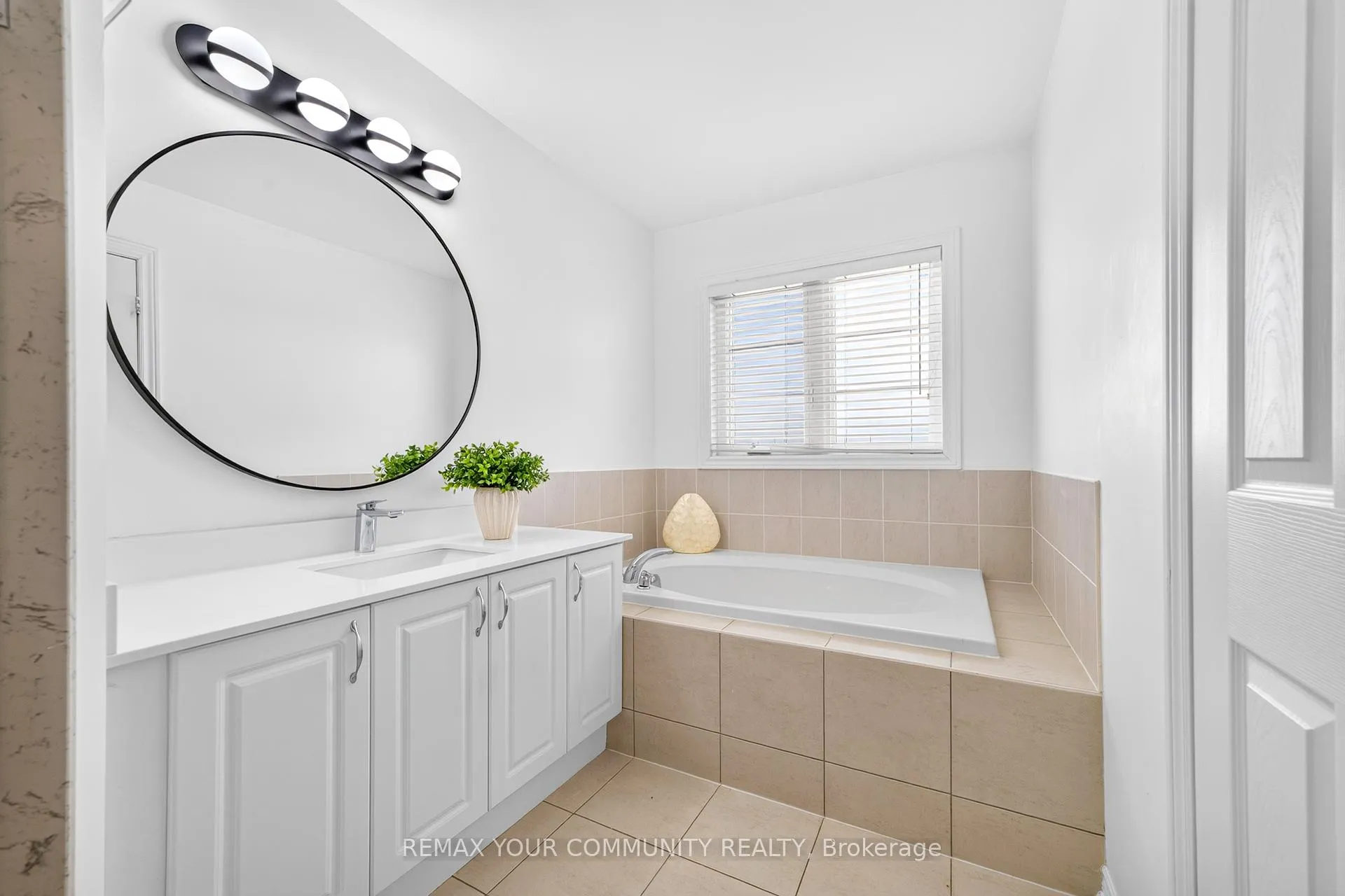Photo 23 of 108 Sunset Terrace, Vaughan, Vellore Village — HOMEH