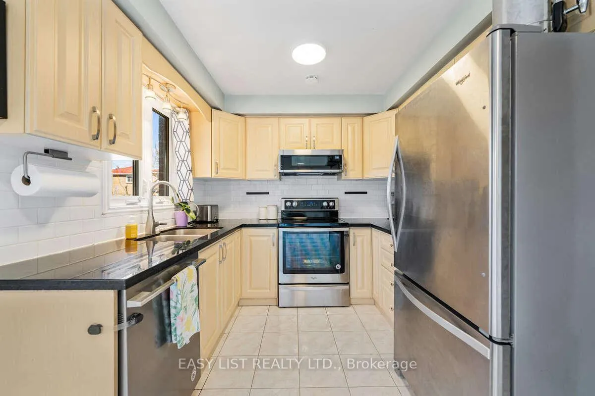 Photo 8 of 109 Whitney Place, Vaughan, Lakeview Estates — HOMEH