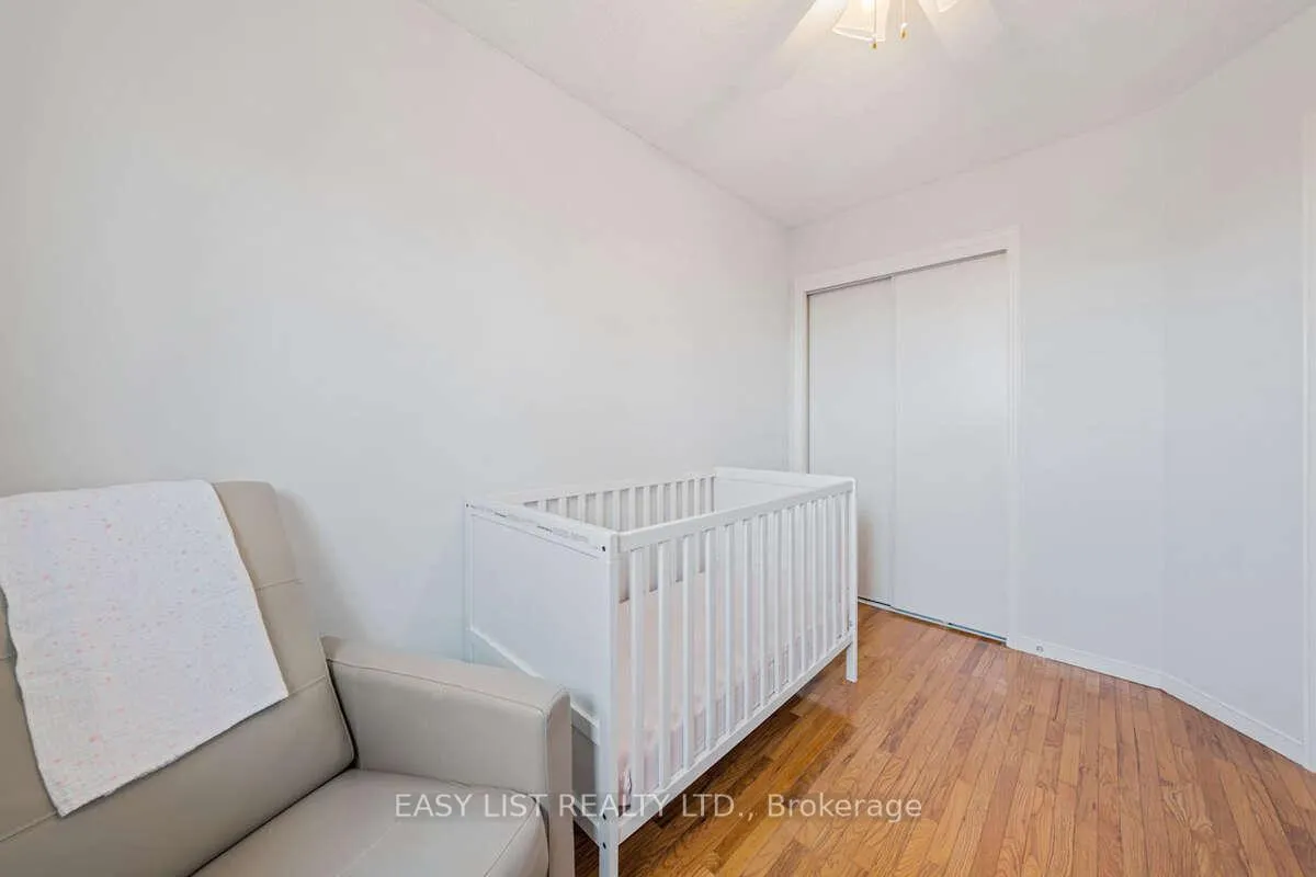 Photo 24 of 109 Whitney Place, Vaughan, Lakeview Estates — HOMEH
