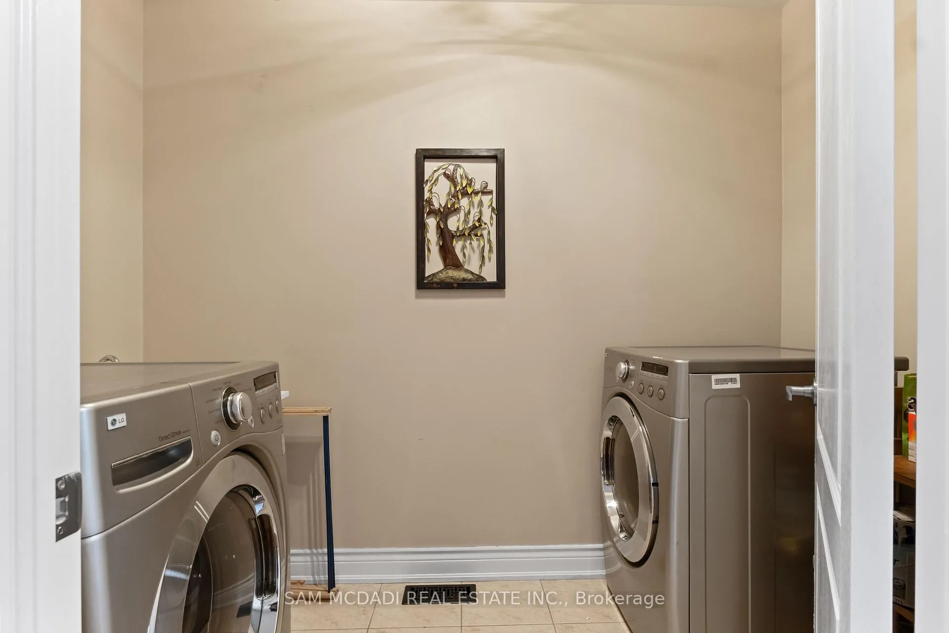 Photo 34 of 899 Pickersgill Crescent, Milton, Harrison — HOMEH