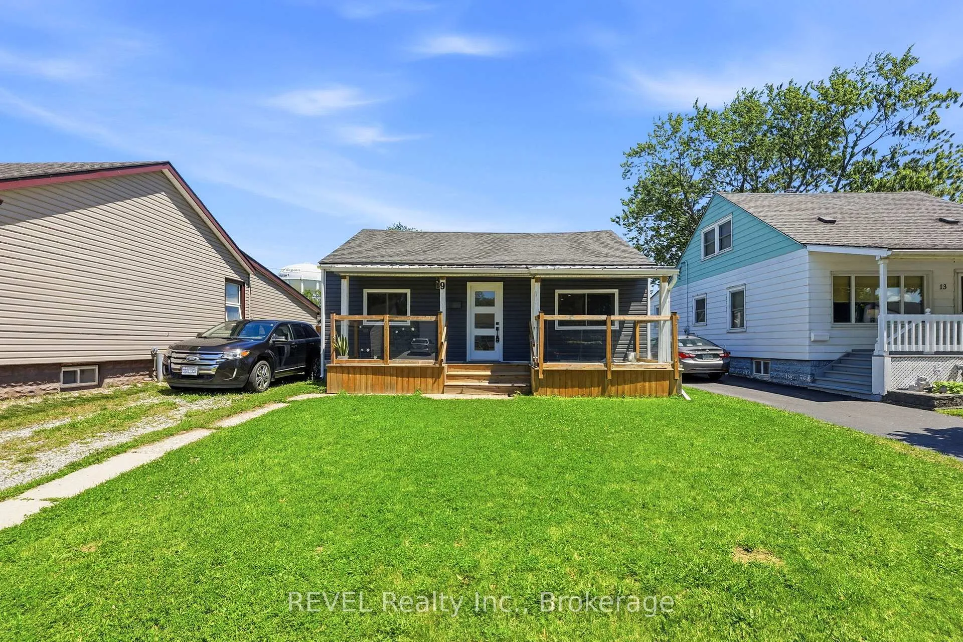 Photo 1 of 9 McNaughton Road, Welland, Lincoln/Crowland — HOMEH