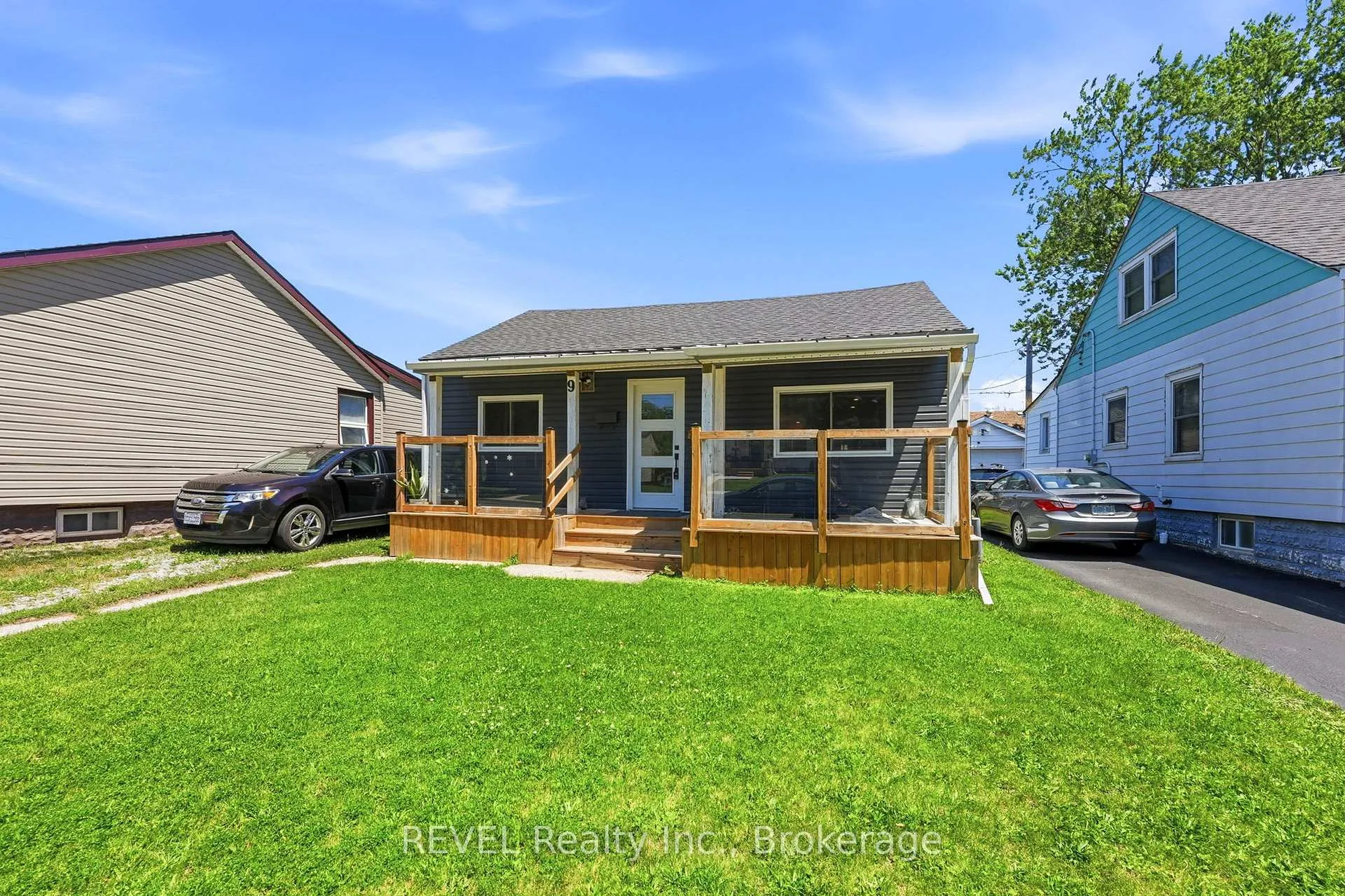 Photo 2 of 9 McNaughton Road, Welland, Lincoln/Crowland — HOMEH