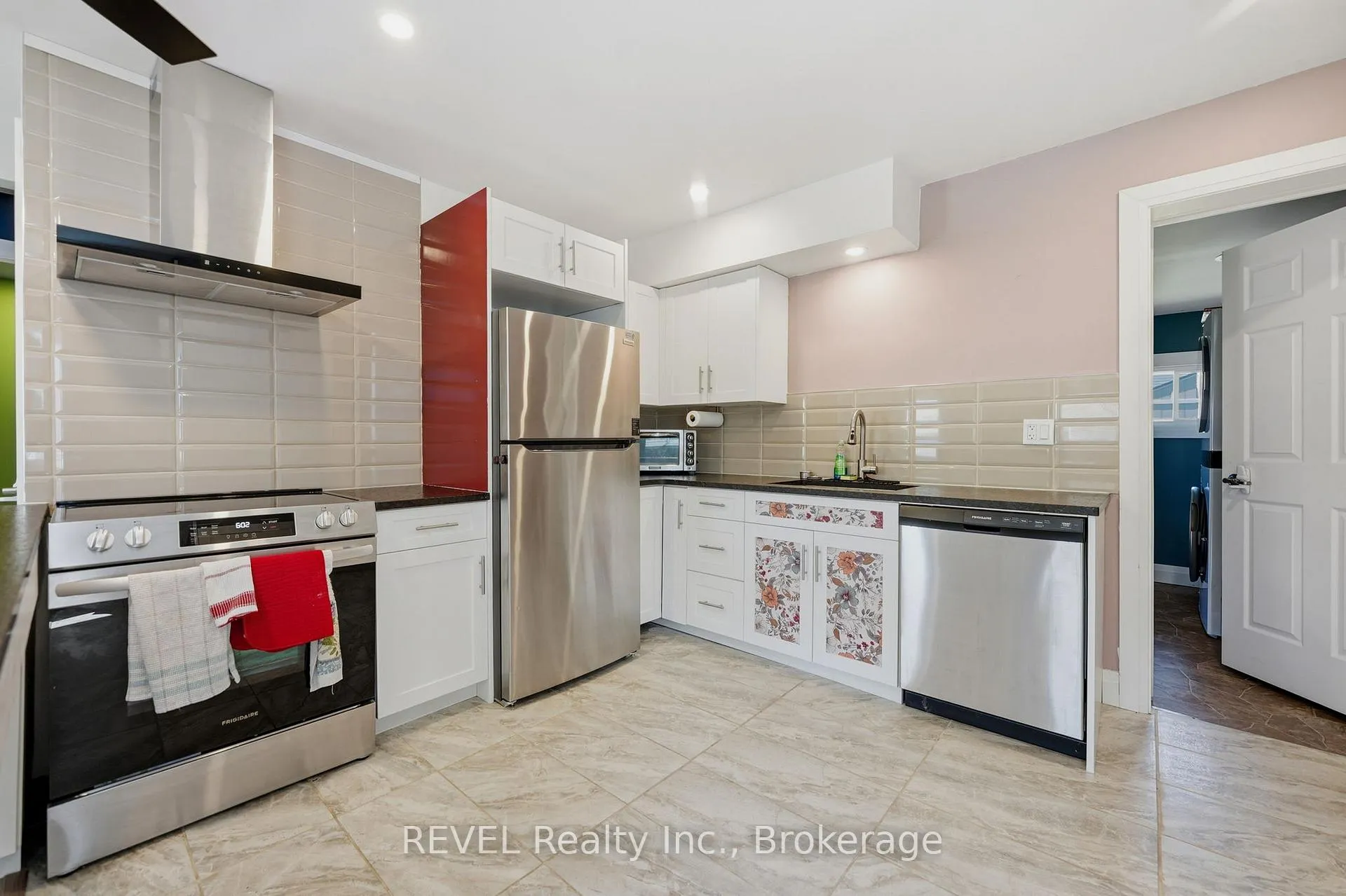 Photo 9 of 9 McNaughton Road, Welland, Lincoln/Crowland — HOMEH