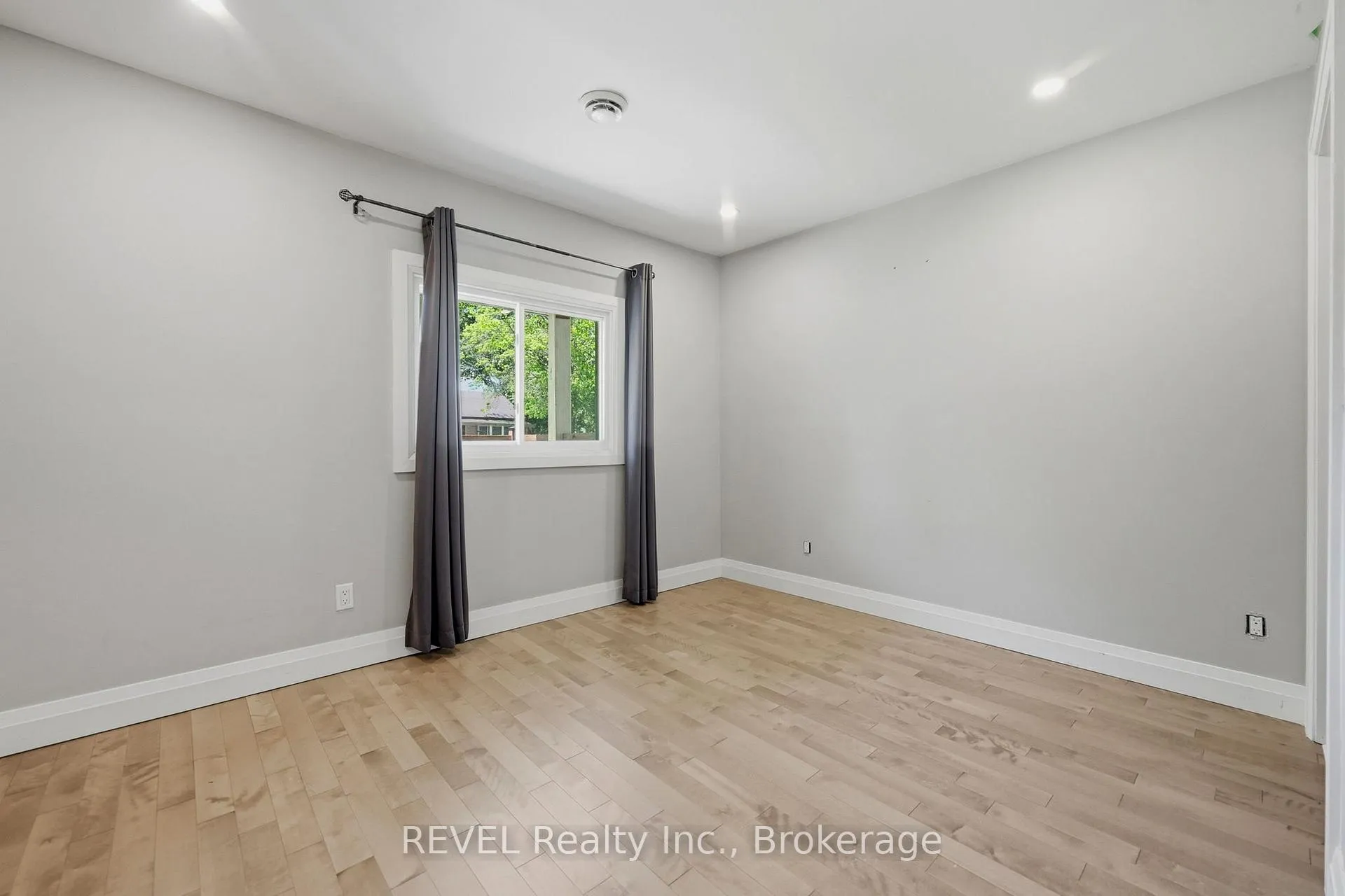Photo 11 of 9 McNaughton Road, Welland, Lincoln/Crowland — HOMEH