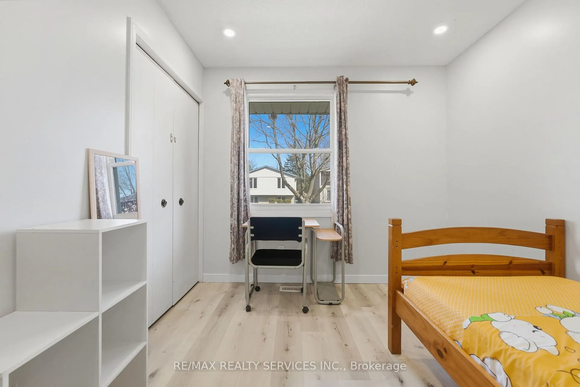 Photo 20 of 5 Chaucer Road, London, South M — HOMEH
