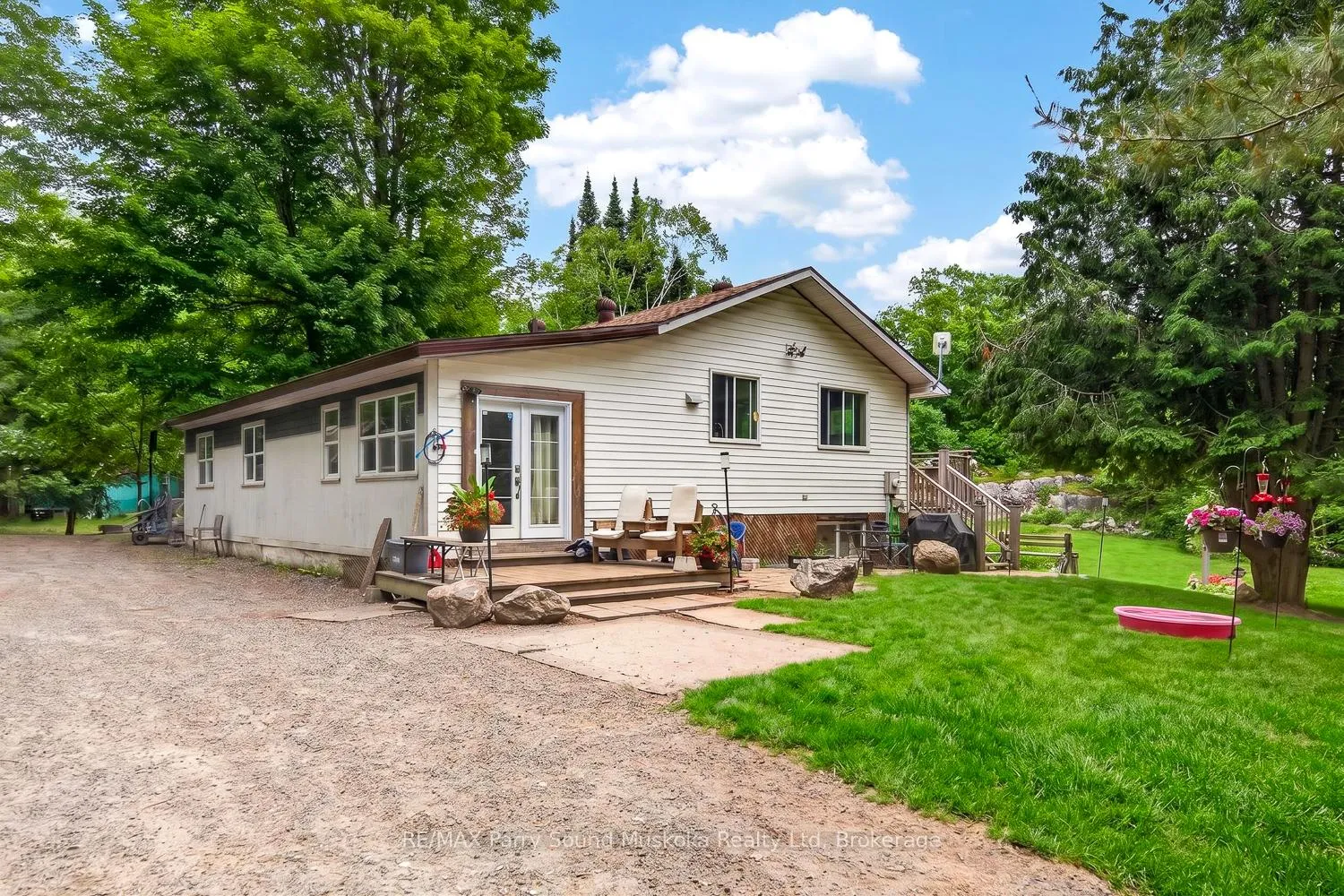 Photo of 15 Toronto Lake Road