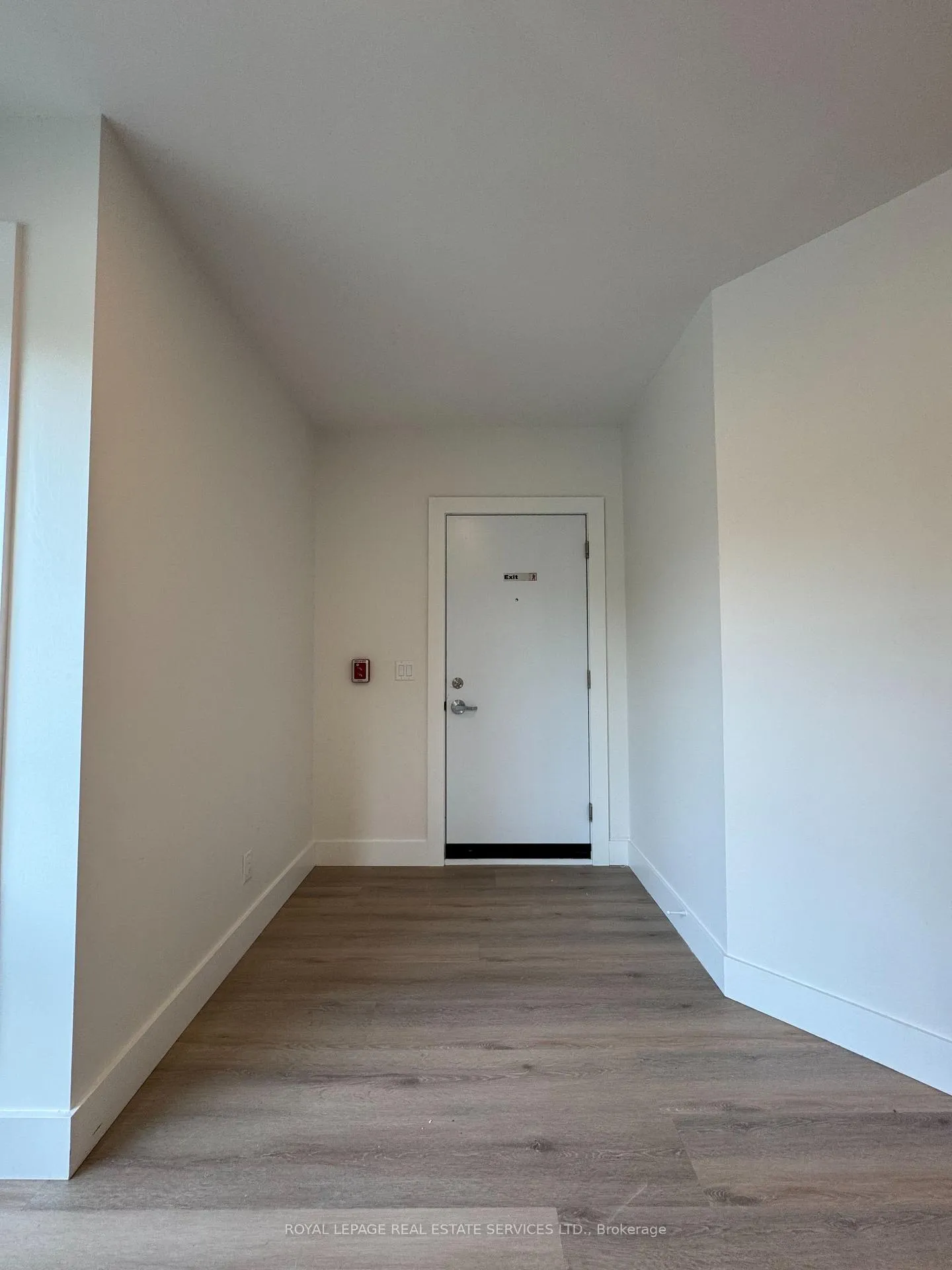 Photo 3 of Unit C, 61 Pinehurst Avenue, Ottawa, Hintonburg — HOMEH