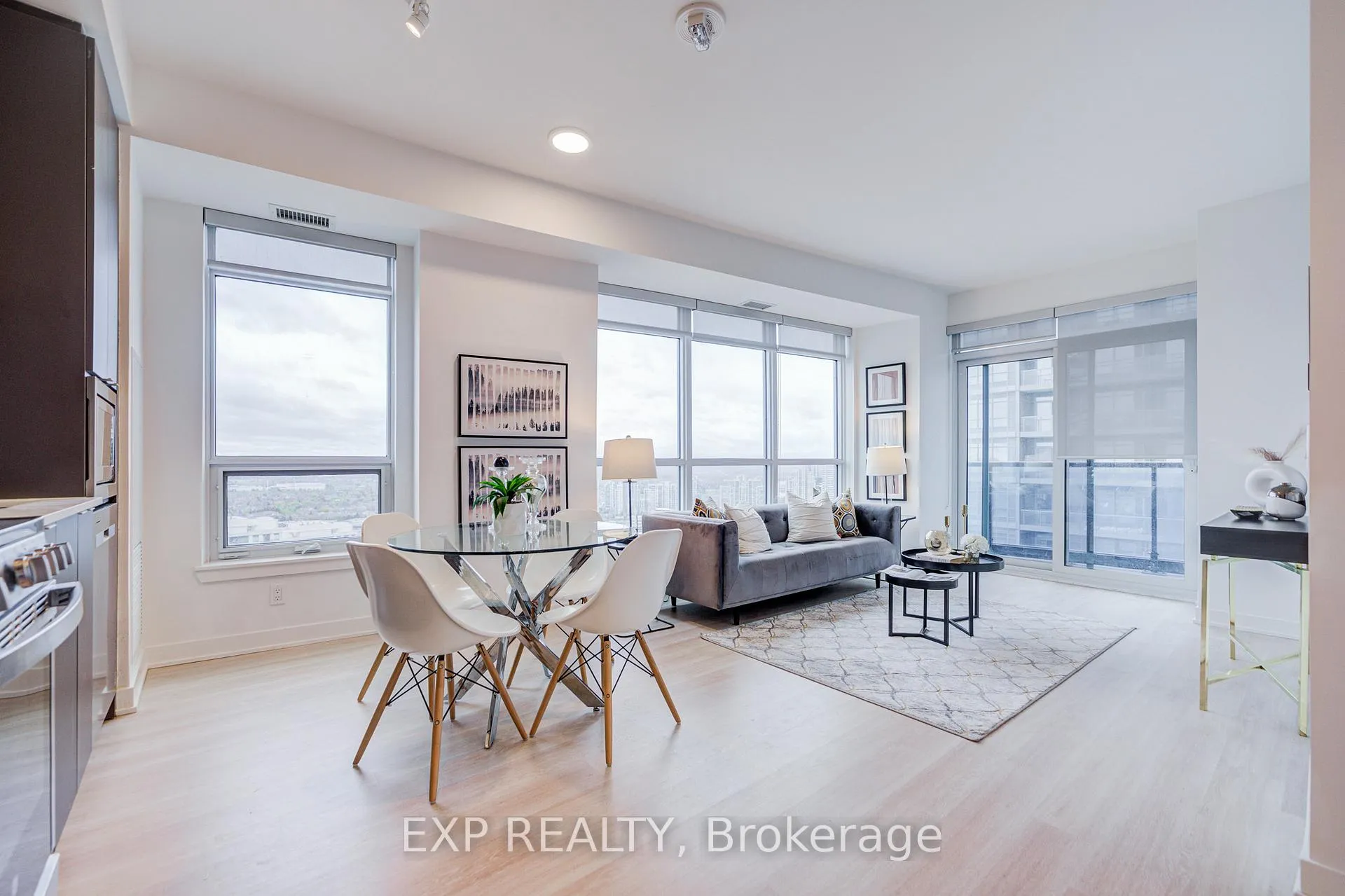 Photo 1 of Unit 2707, 30 Upper Mall Way, Vaughan, Brownridge — HOMEH