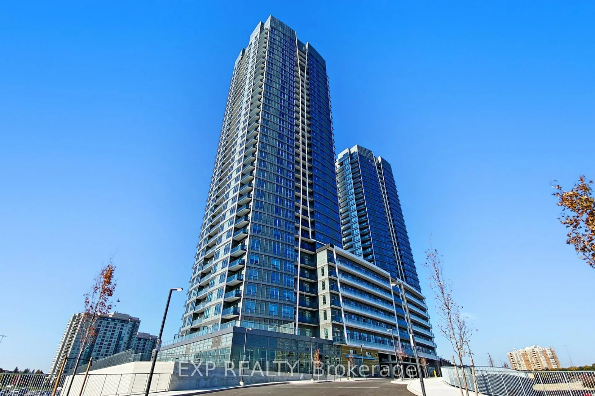 Photo 2 of Unit 2707, 30 Upper Mall Way, Vaughan, Brownridge — HOMEH