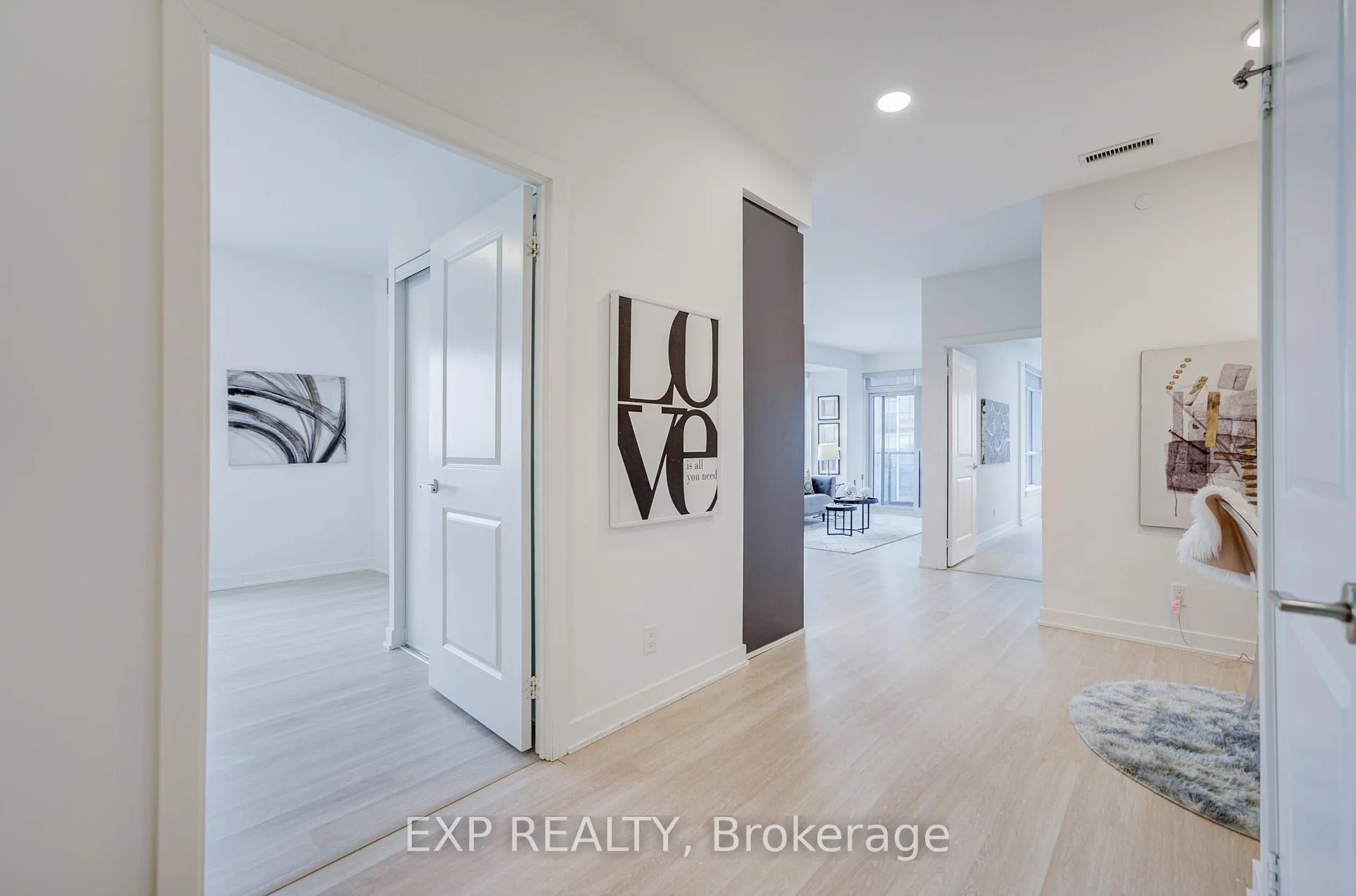 Photo 5 of Unit 2707, 30 Upper Mall Way, Vaughan, Brownridge — HOMEH