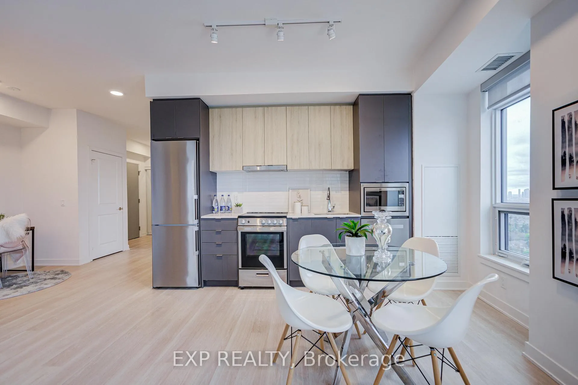 Photo 11 of Unit 2707, 30 Upper Mall Way, Vaughan, Brownridge — HOMEH