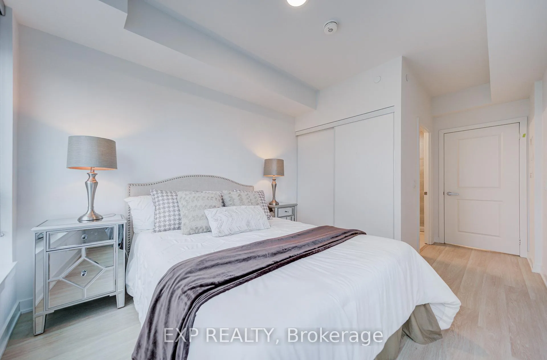 Photo 16 of Unit 2707, 30 Upper Mall Way, Vaughan, Brownridge — HOMEH