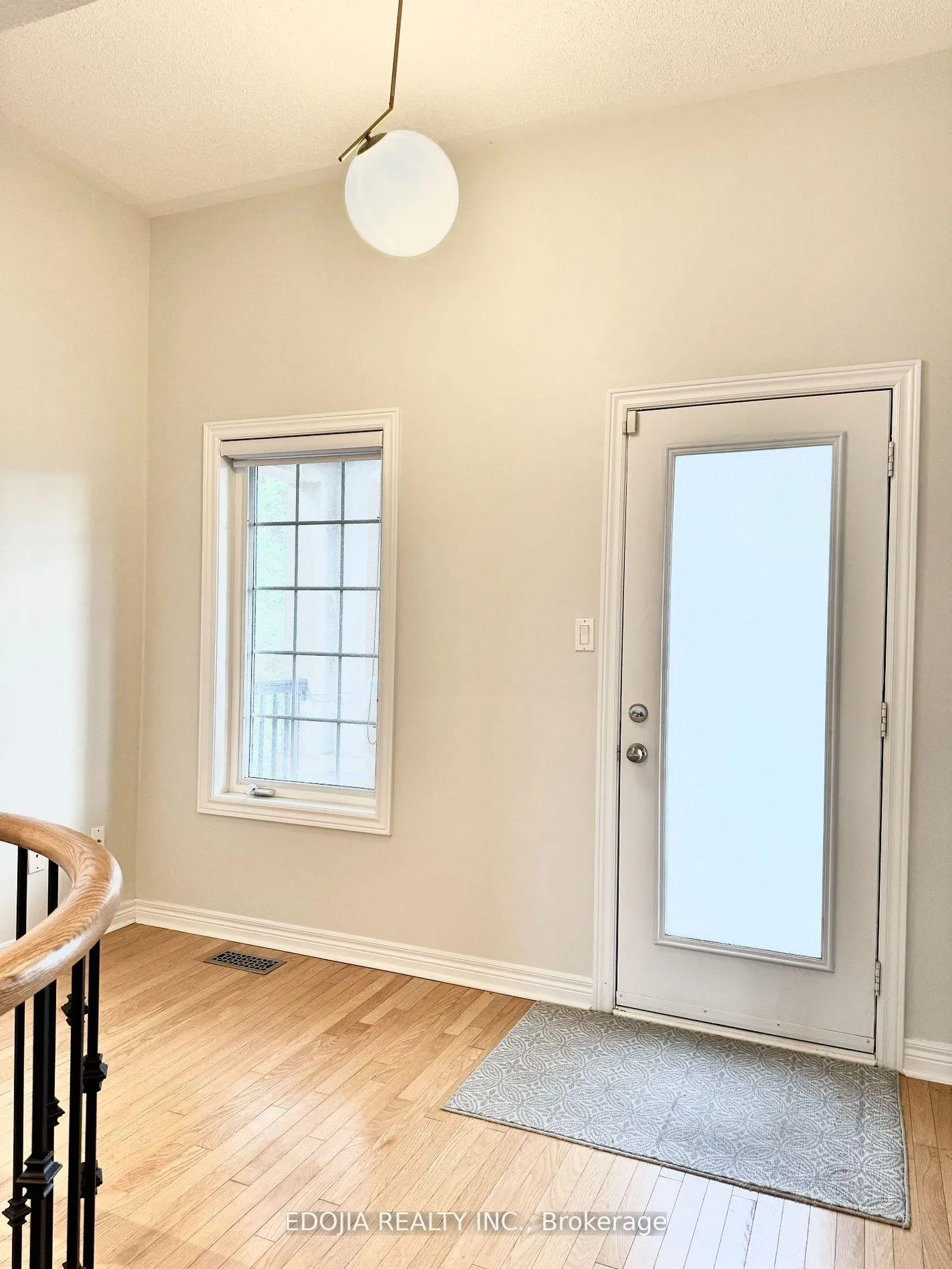 Photo 10 of Unit Main, 15 Catalpa Crescent, Vaughan, Patterson — HOMEH