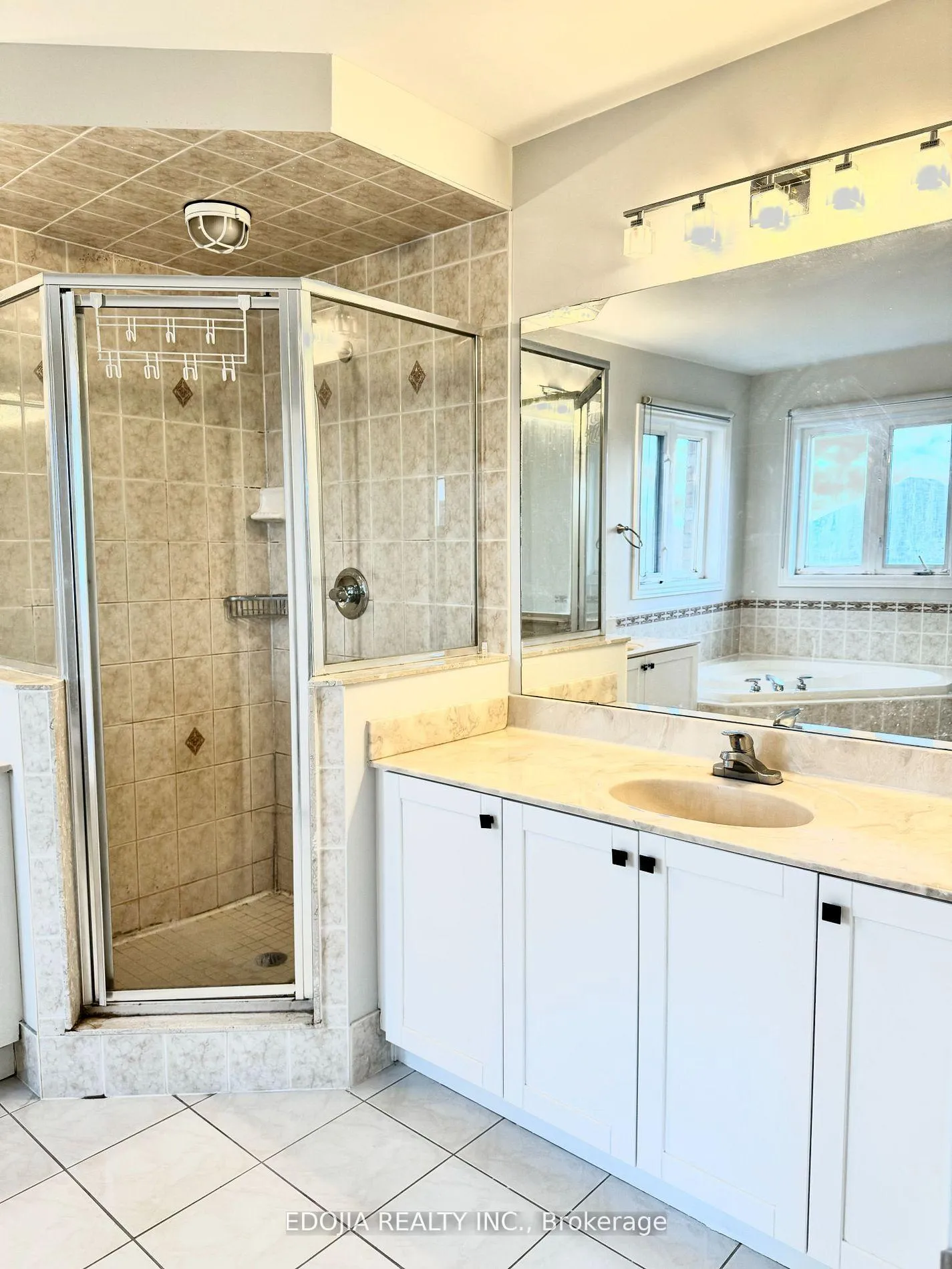 Photo 17 of Unit Main, 15 Catalpa Crescent, Vaughan, Patterson — HOMEH