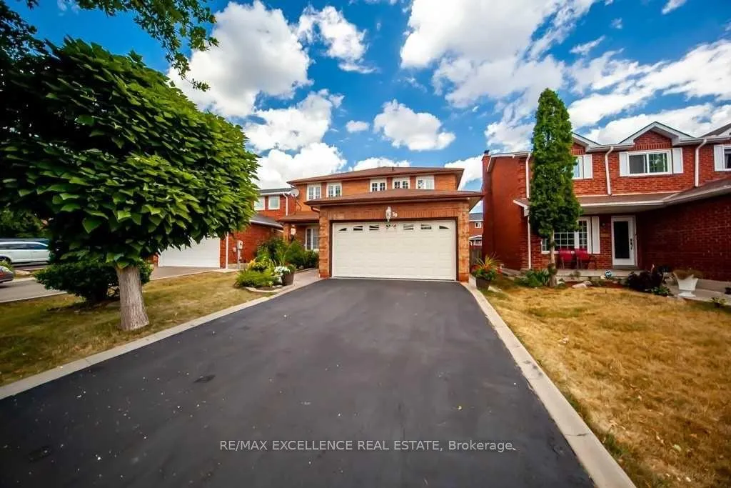 Photo 2 of 30 Ballycastle Crescent, Brampton, Heart Lake West — HOMEH