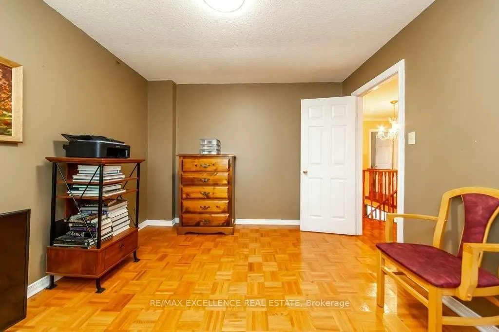 Photo 7 of 30 Ballycastle Crescent, Brampton, Heart Lake West — HOMEH