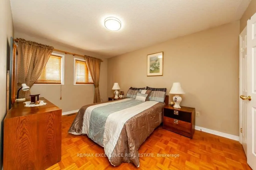 Photo 12 of 30 Ballycastle Crescent, Brampton, Heart Lake West — HOMEH
