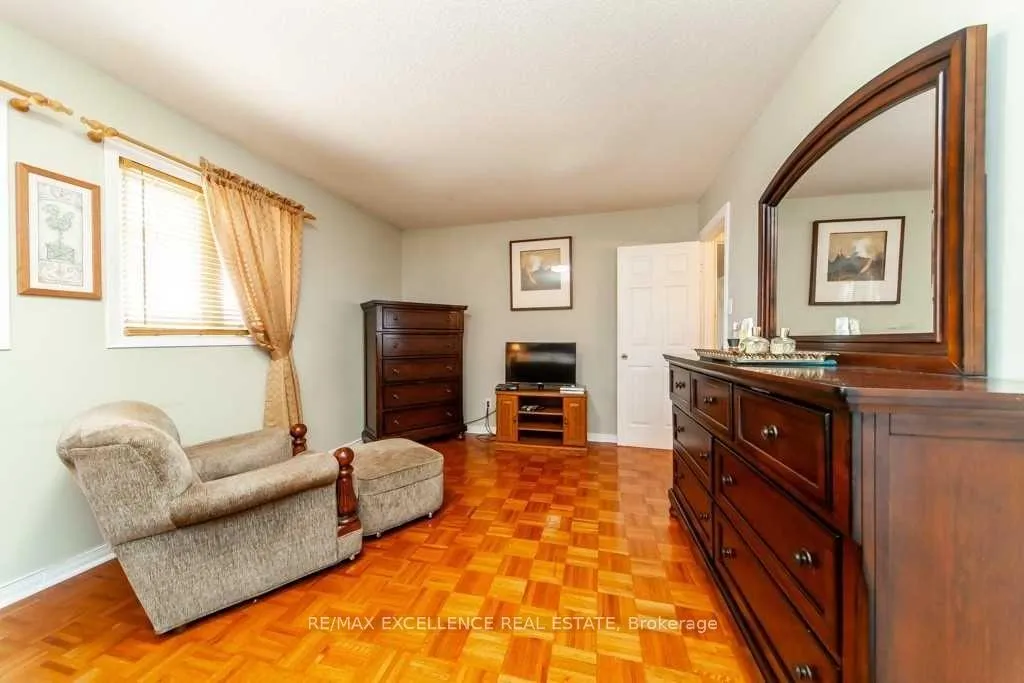 Photo 14 of 30 Ballycastle Crescent, Brampton, Heart Lake West — HOMEH