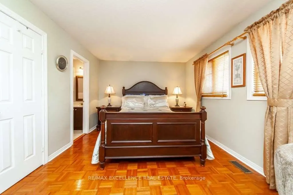 Photo 15 of 30 Ballycastle Crescent, Brampton, Heart Lake West — HOMEH