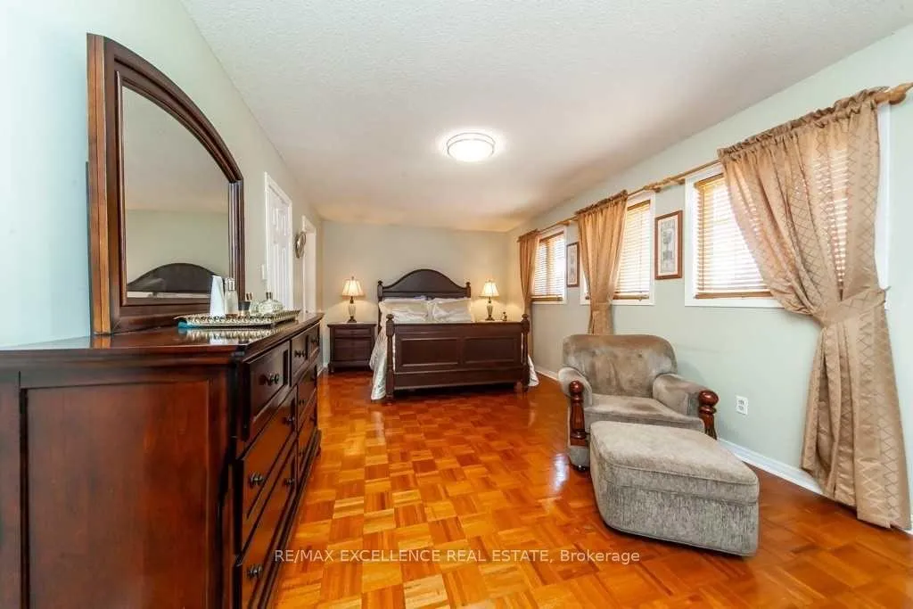 Photo 16 of 30 Ballycastle Crescent, Brampton, Heart Lake West — HOMEH