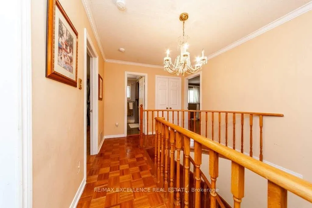 Photo 17 of 30 Ballycastle Crescent, Brampton, Heart Lake West — HOMEH