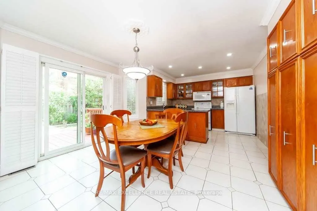 Photo 28 of 30 Ballycastle Crescent, Brampton, Heart Lake West — HOMEH