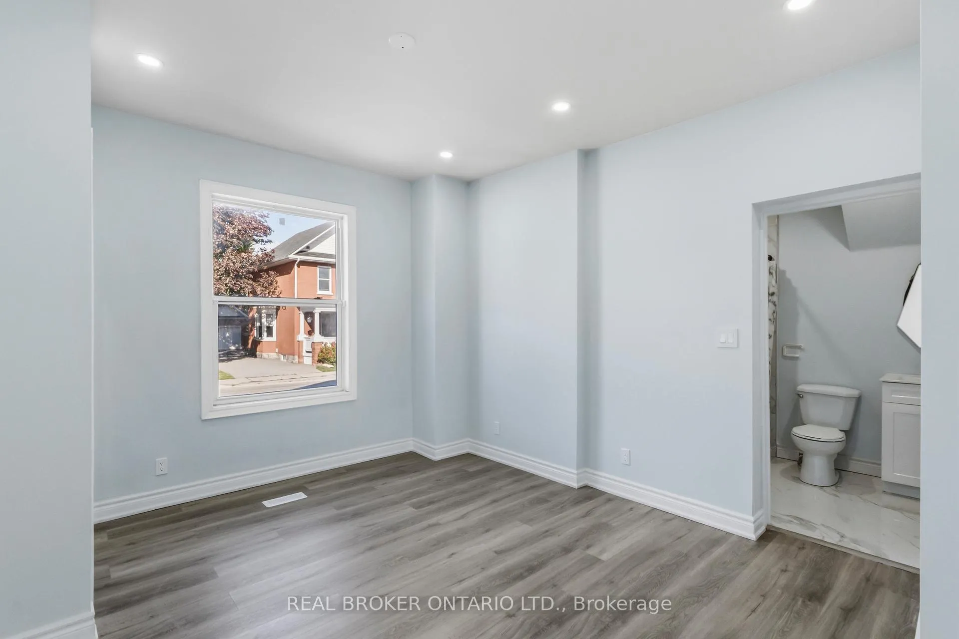 Photo 12 of Unit #01 (Main & Basement), 134 Celina Street, Oshawa, Central — HOMEH