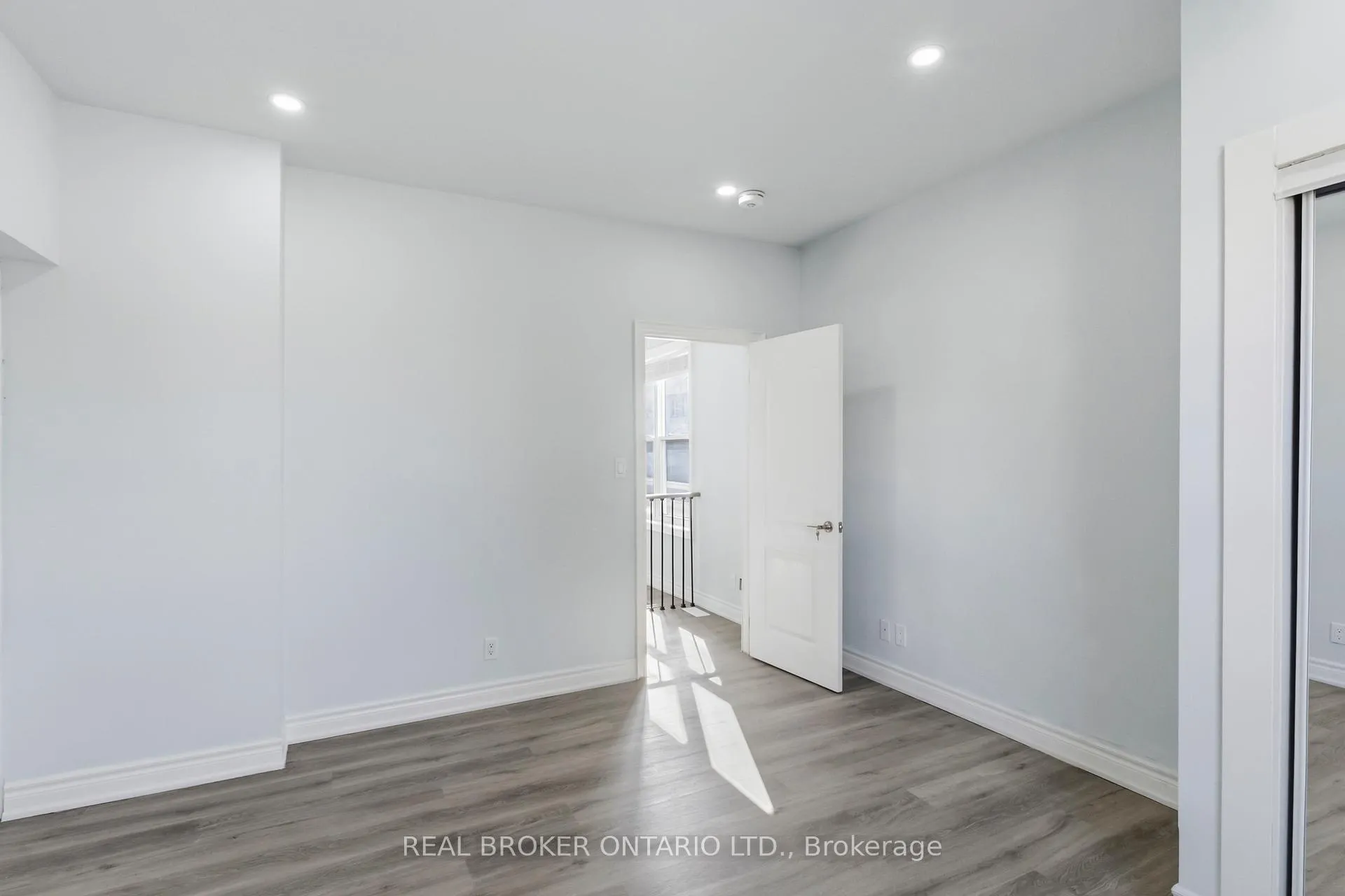 Photo 13 of Unit #01 (Main & Basement), 134 Celina Street, Oshawa, Central — HOMEH
