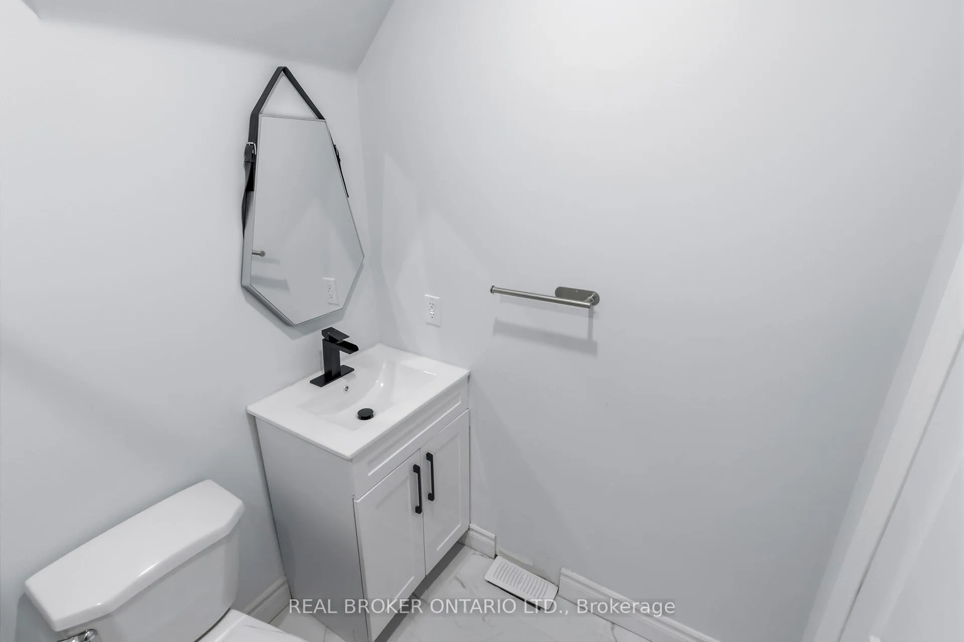 Photo 15 of Unit #01 (Main & Basement), 134 Celina Street, Oshawa, Central — HOMEH