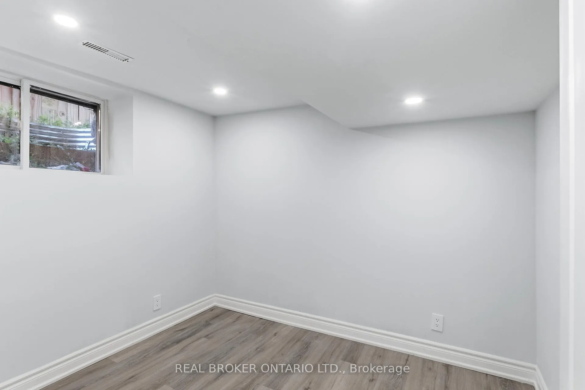 Photo 20 of Unit #01 (Main & Basement), 134 Celina Street, Oshawa, Central — HOMEH